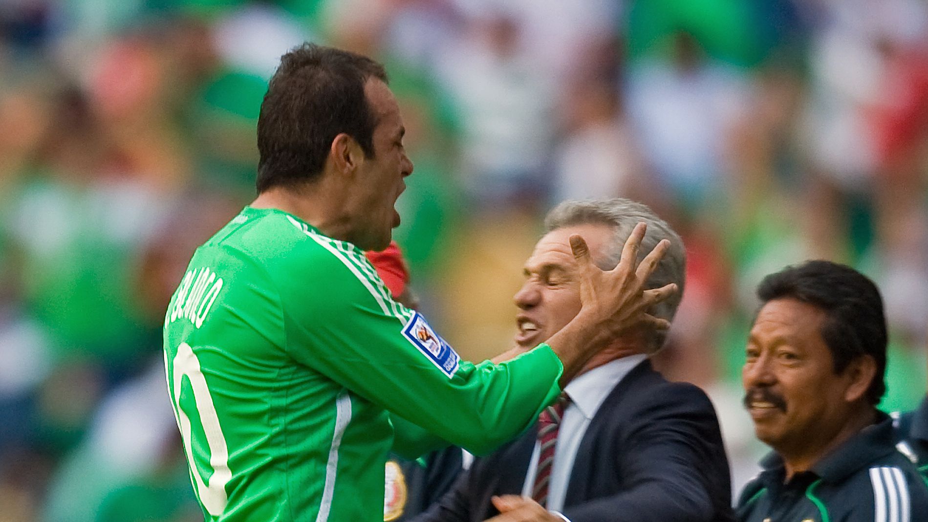 Mexican player Cuauhtemoc Blanco (L) cel