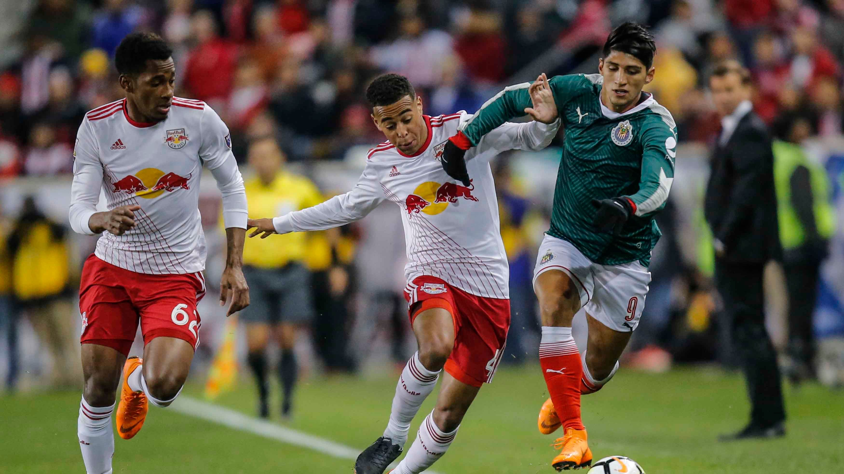 FBL-CONCACAF-GUADALAJARA-REDBULLS