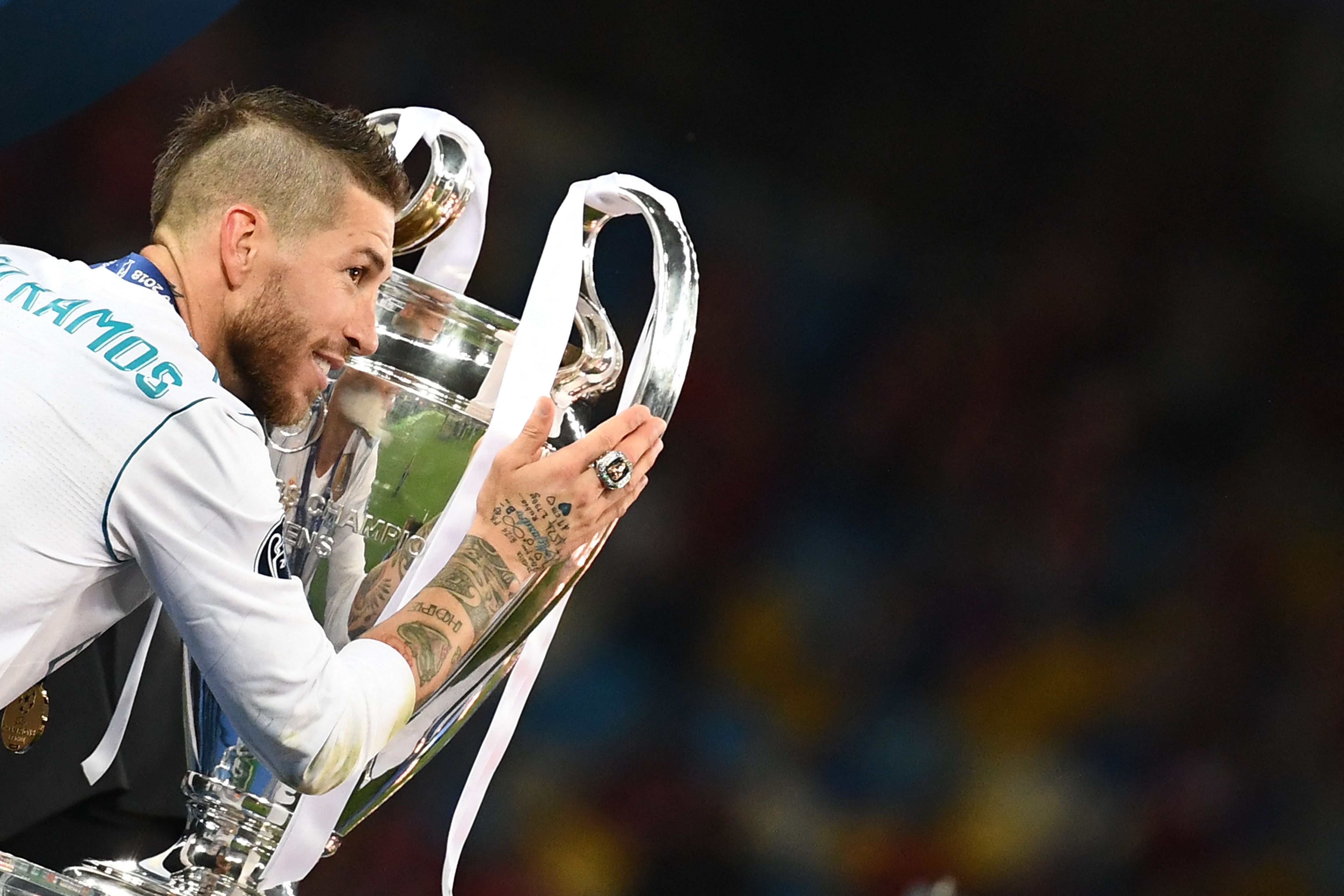 TOPSHOT-FBL-EUR-C1-LIVERPOOL-REAL MADRID