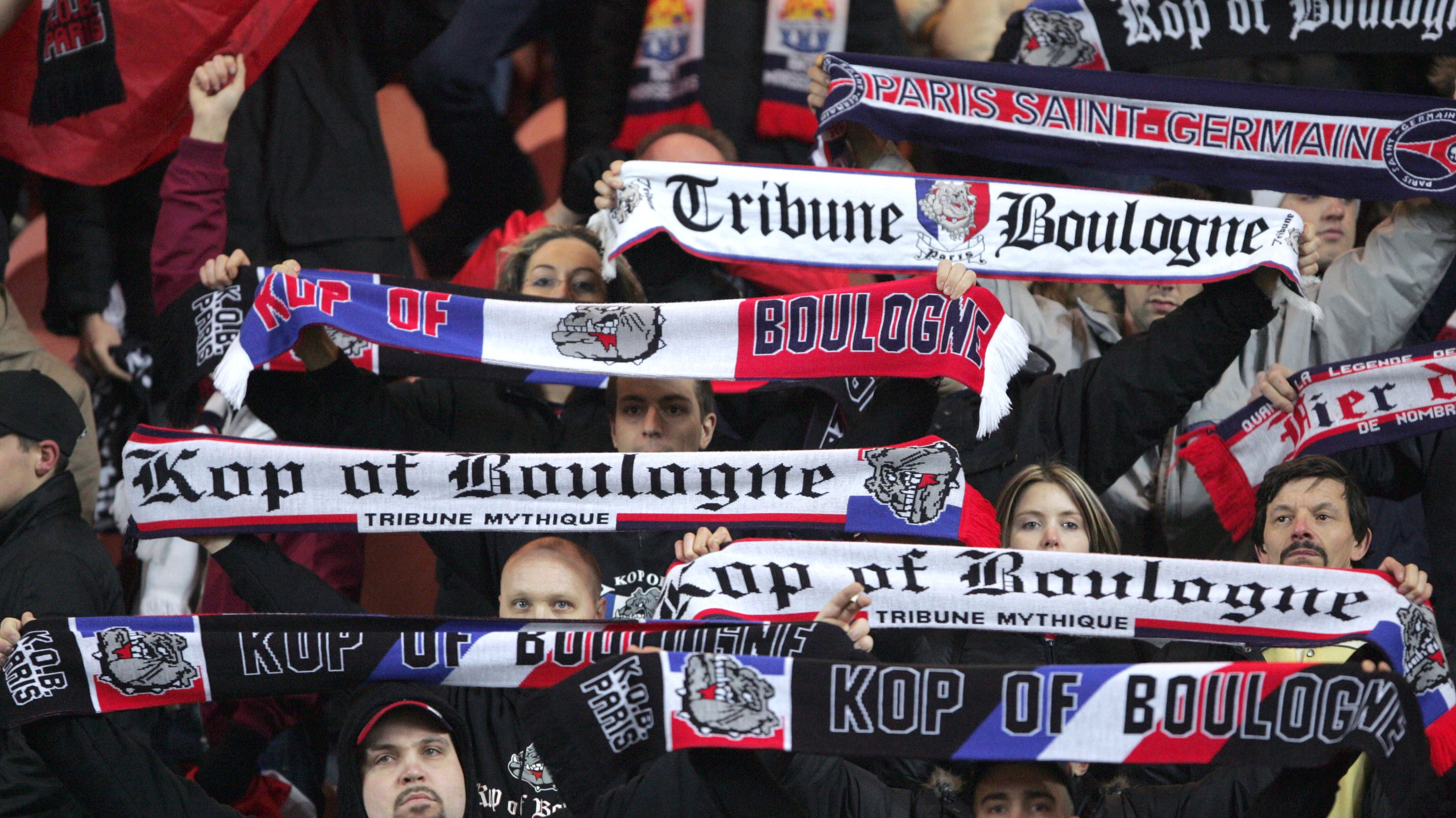 Supporters of French L1 football club Pa