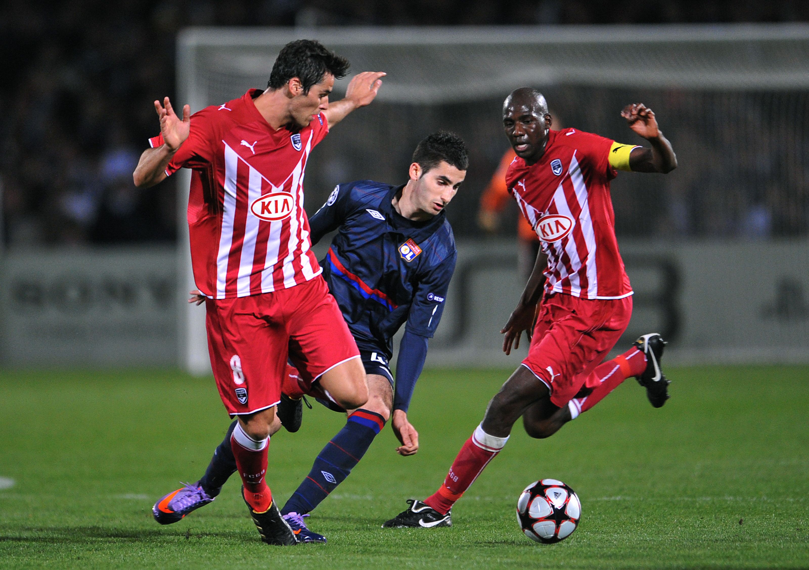Bordeaux' midfielder Yoann Gourcuff (L)