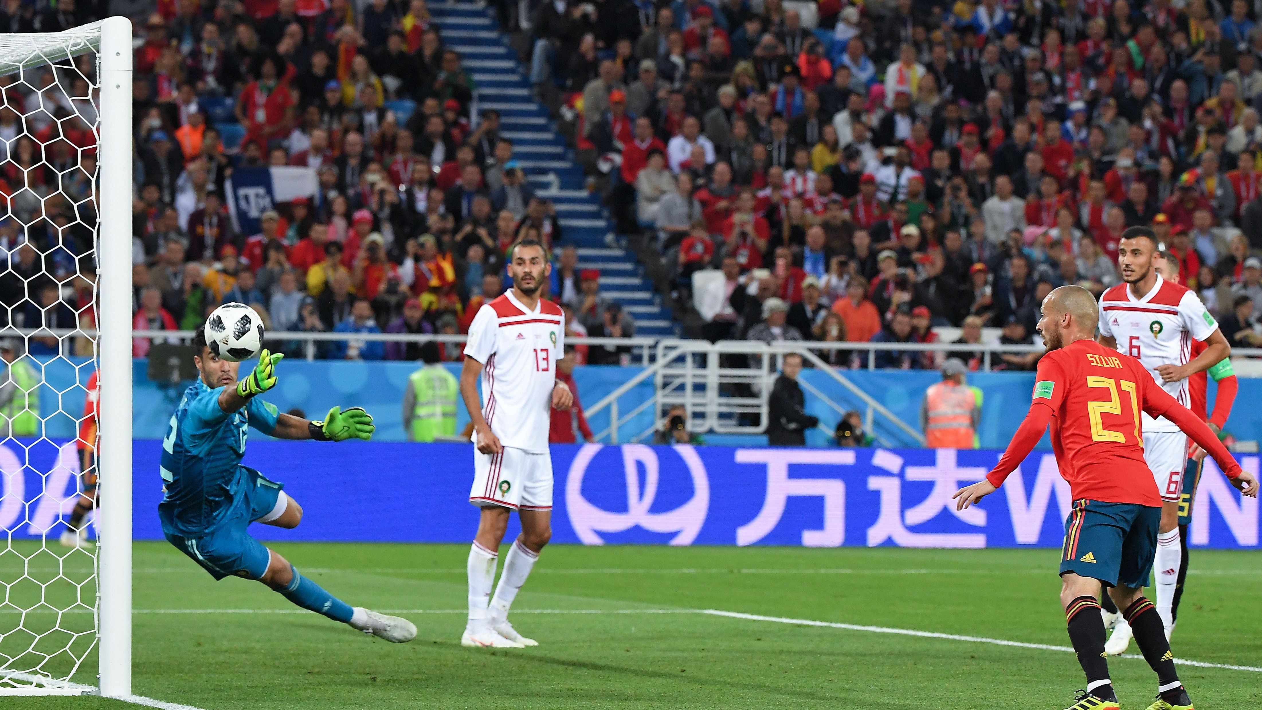 TOPSHOT-FBL-WC-2018-MATCH36-ESP-MAR