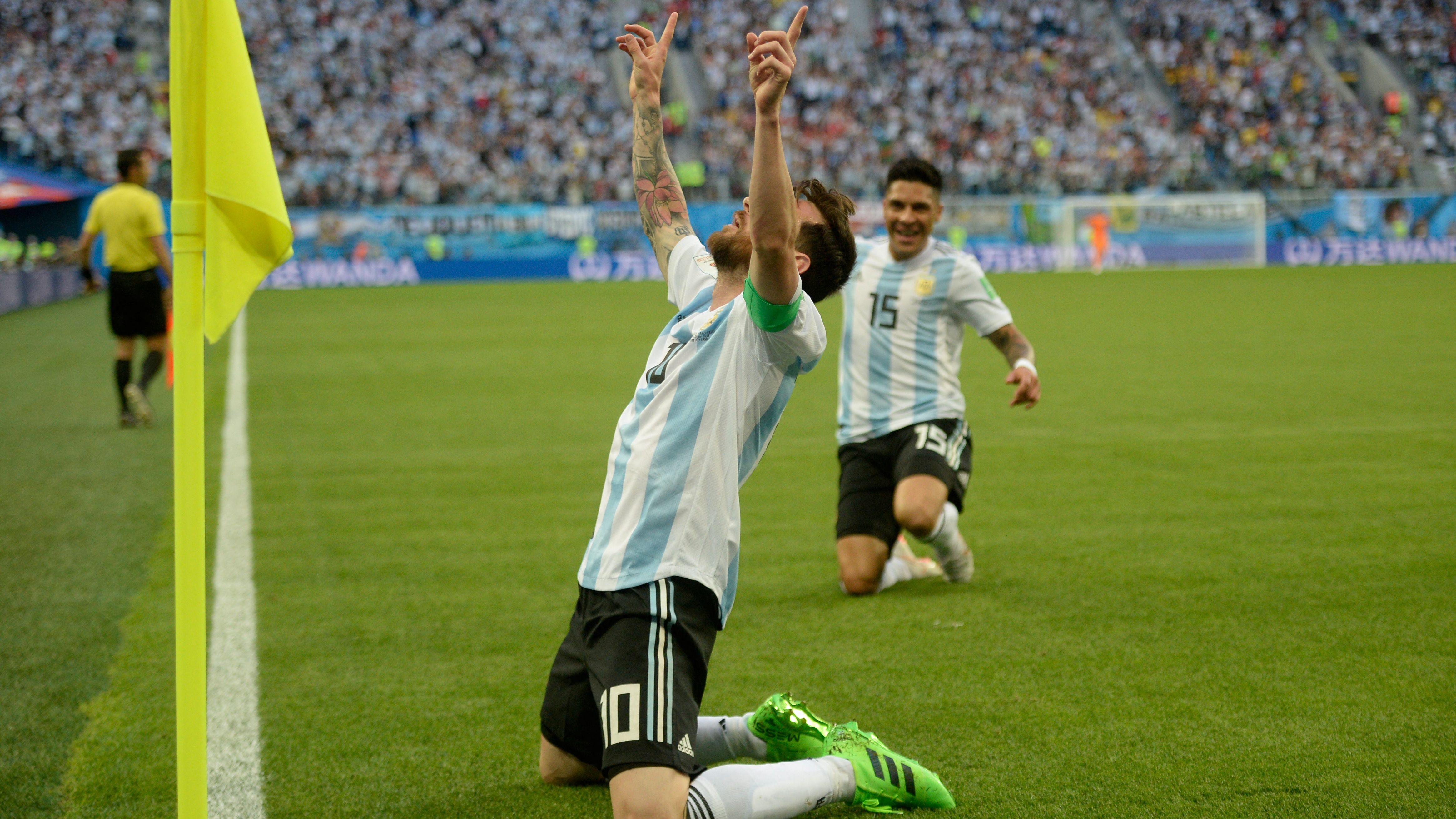 TOPSHOT-FBL-WC-2018-MATCH39-NGR-ARG