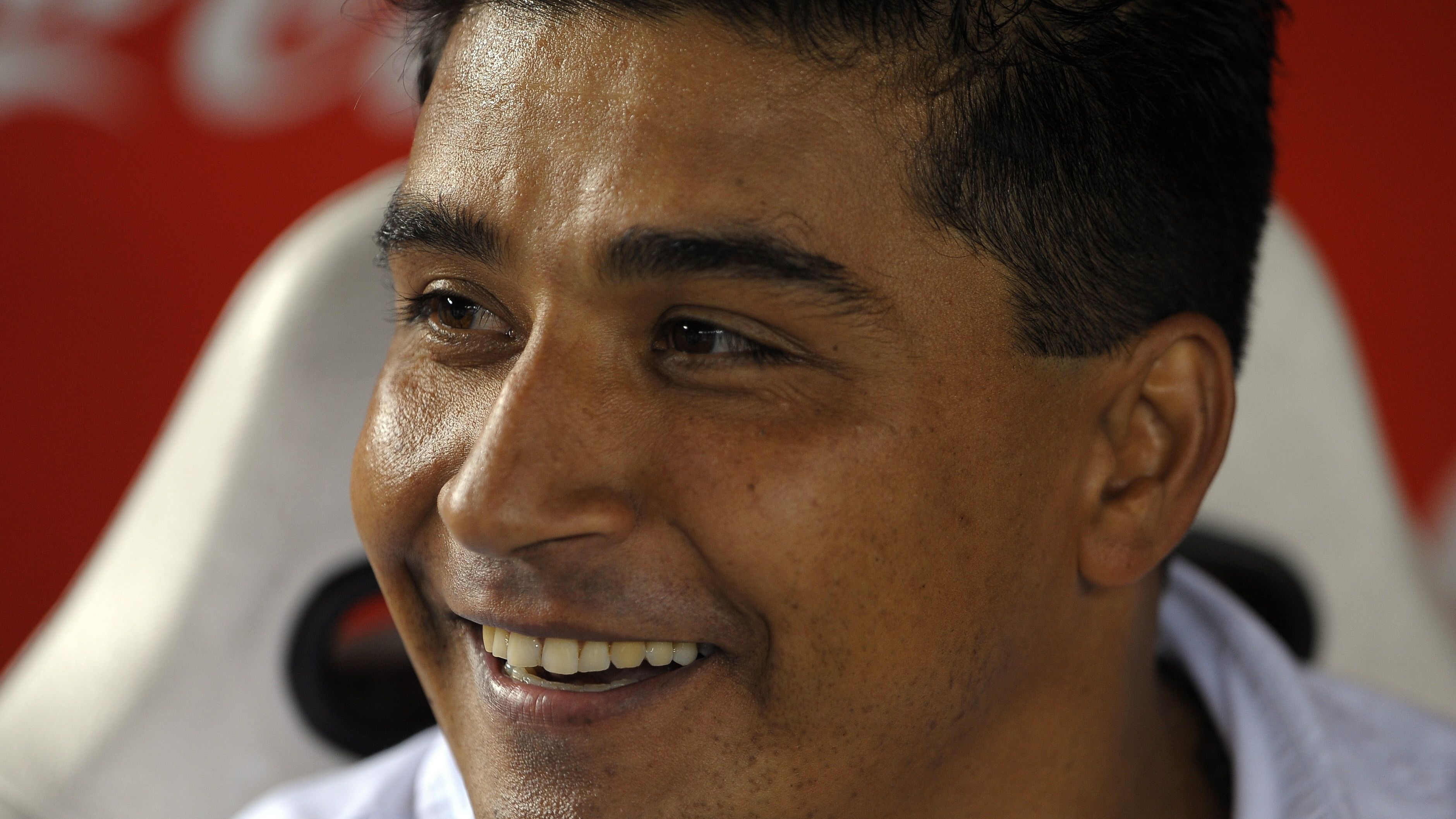 Omar Asad, team coach of Godoy Cruz gest