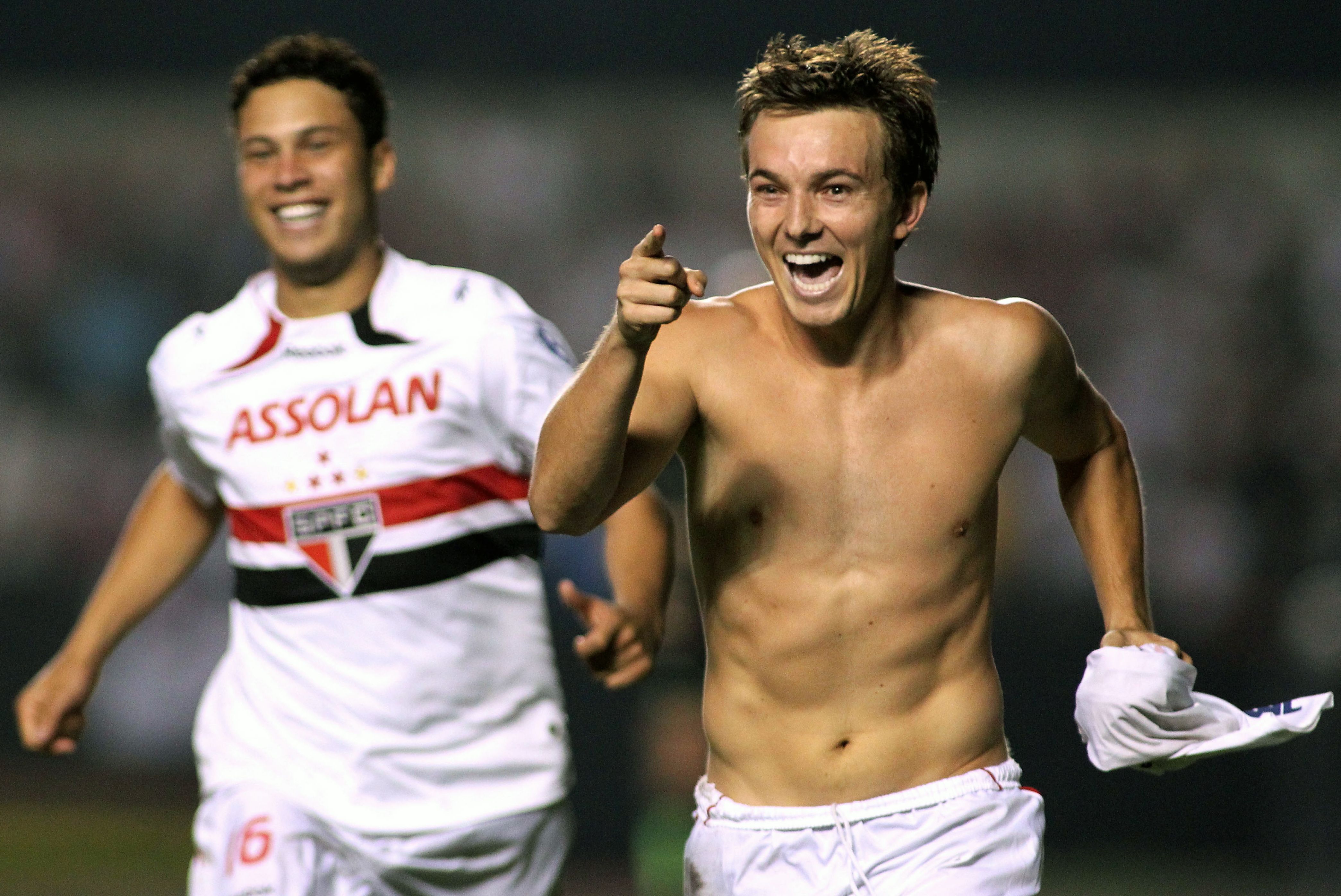 Brazil's Sao Paulo Dagoberto celebrates