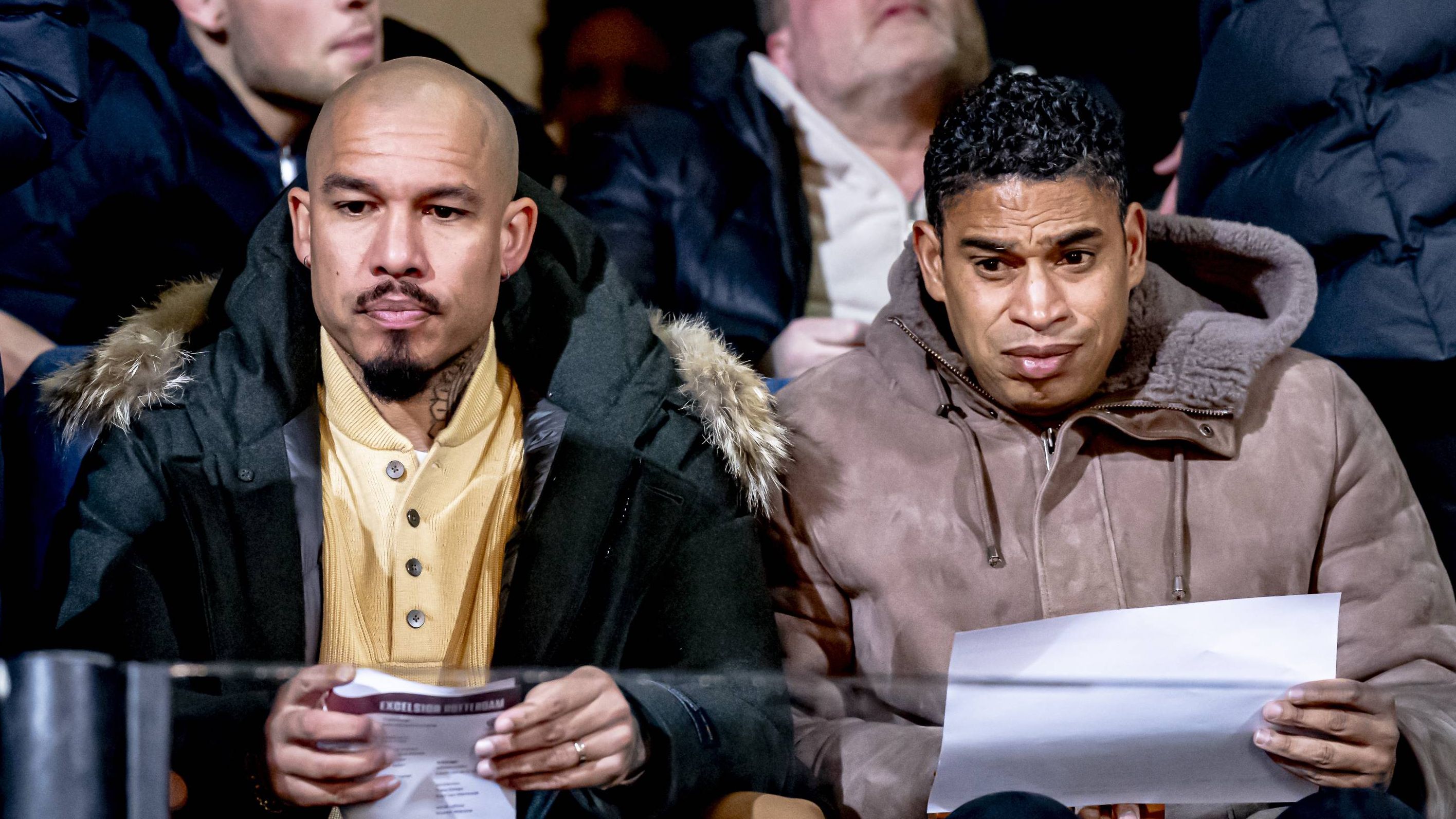 'Com isso, Nigel de Jong dá uma facada brutal nas costas de Michael Reiziger'