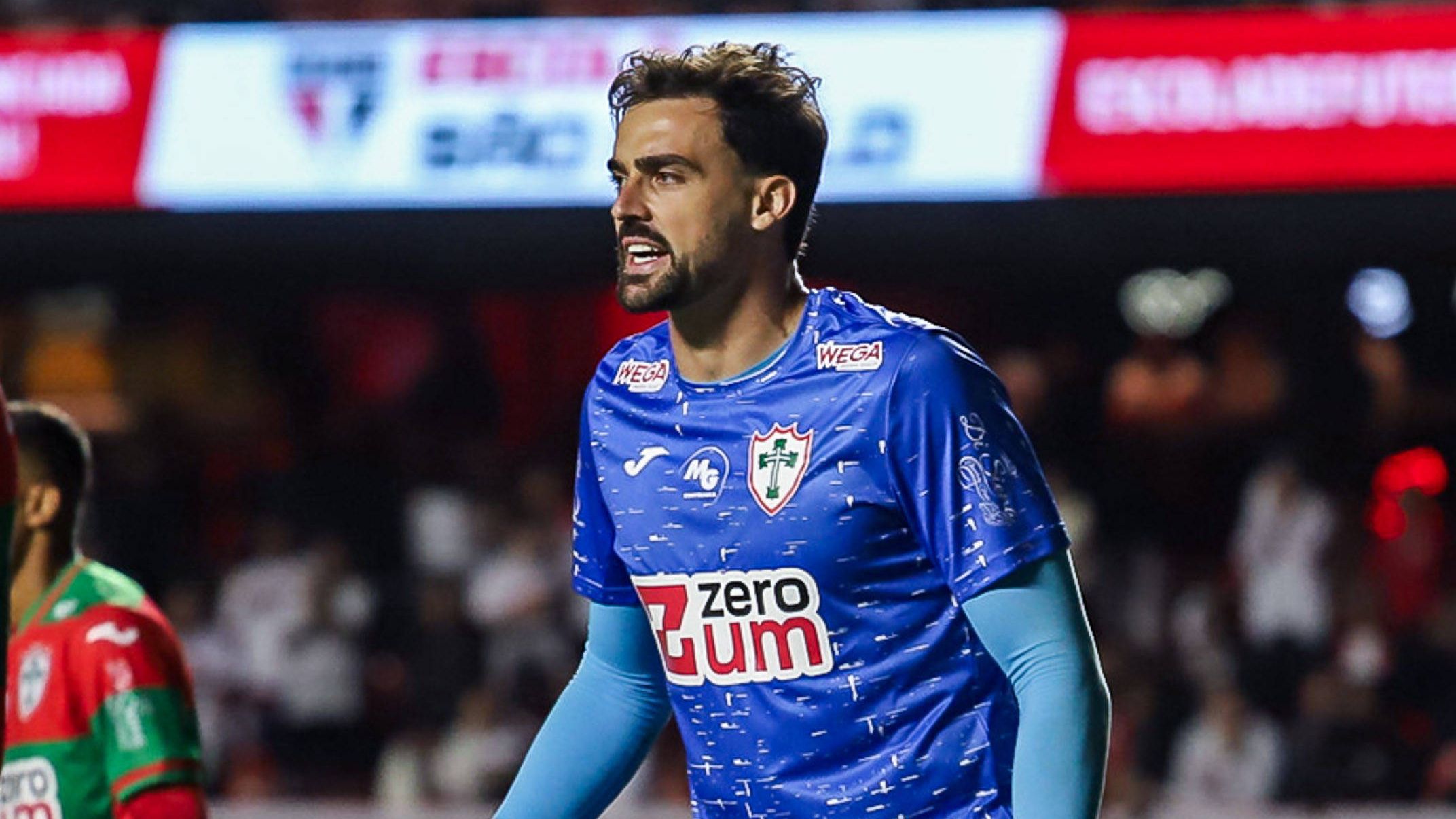 Palmeiras acerta com goleiro da Lusa para lugar de Kaique
