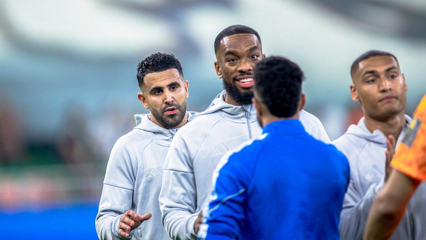 تحذير قبل التوقيع للشباب .. "عودة رياض محرز إلى الدوري السعودي تغضب جماهير الأهلي"!