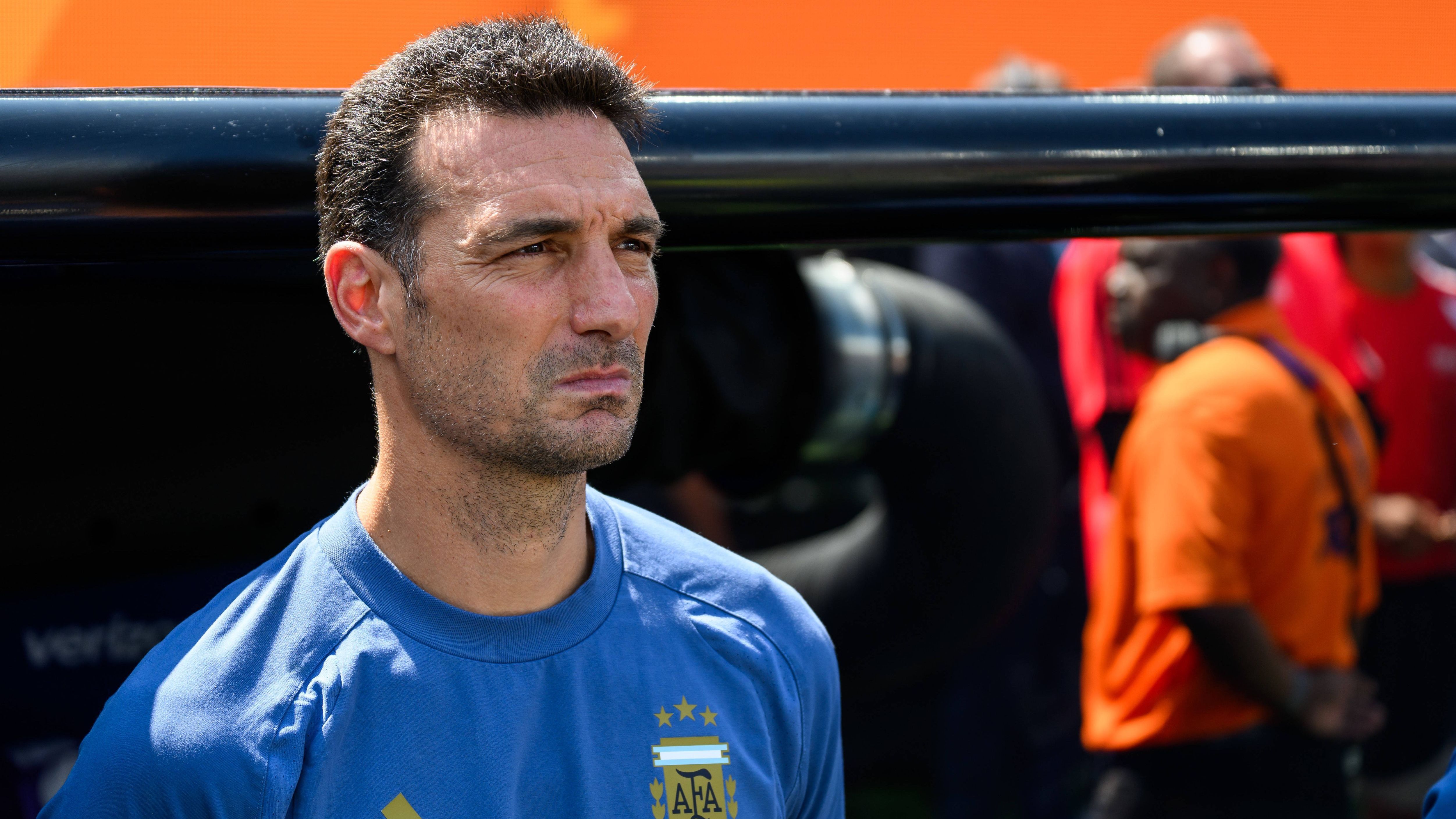 Scaloni's Argentina Future: AFA Tables Massive New Contract!