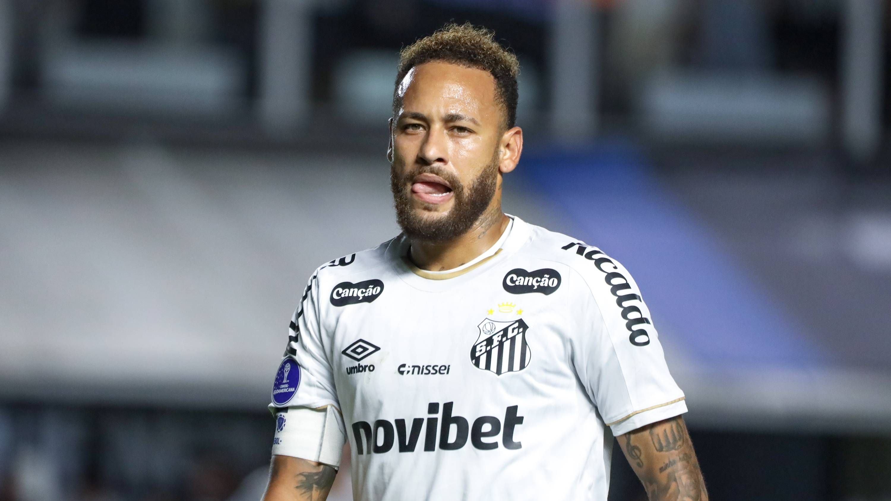 Neymar é relacionado e reforça o Santos em decisão