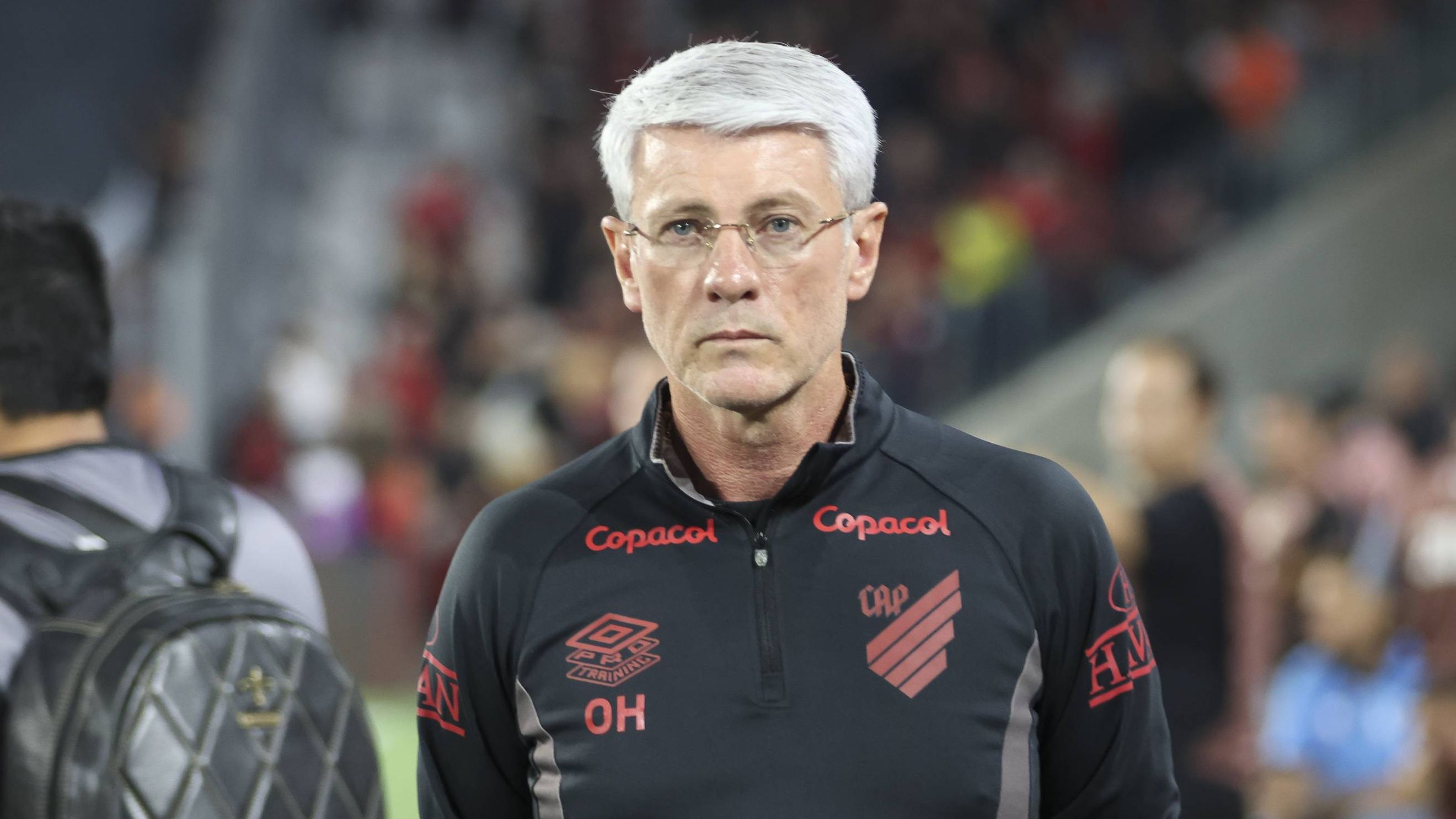 Athletico-PR renova com Odair Hellmann e pode quebrar marca