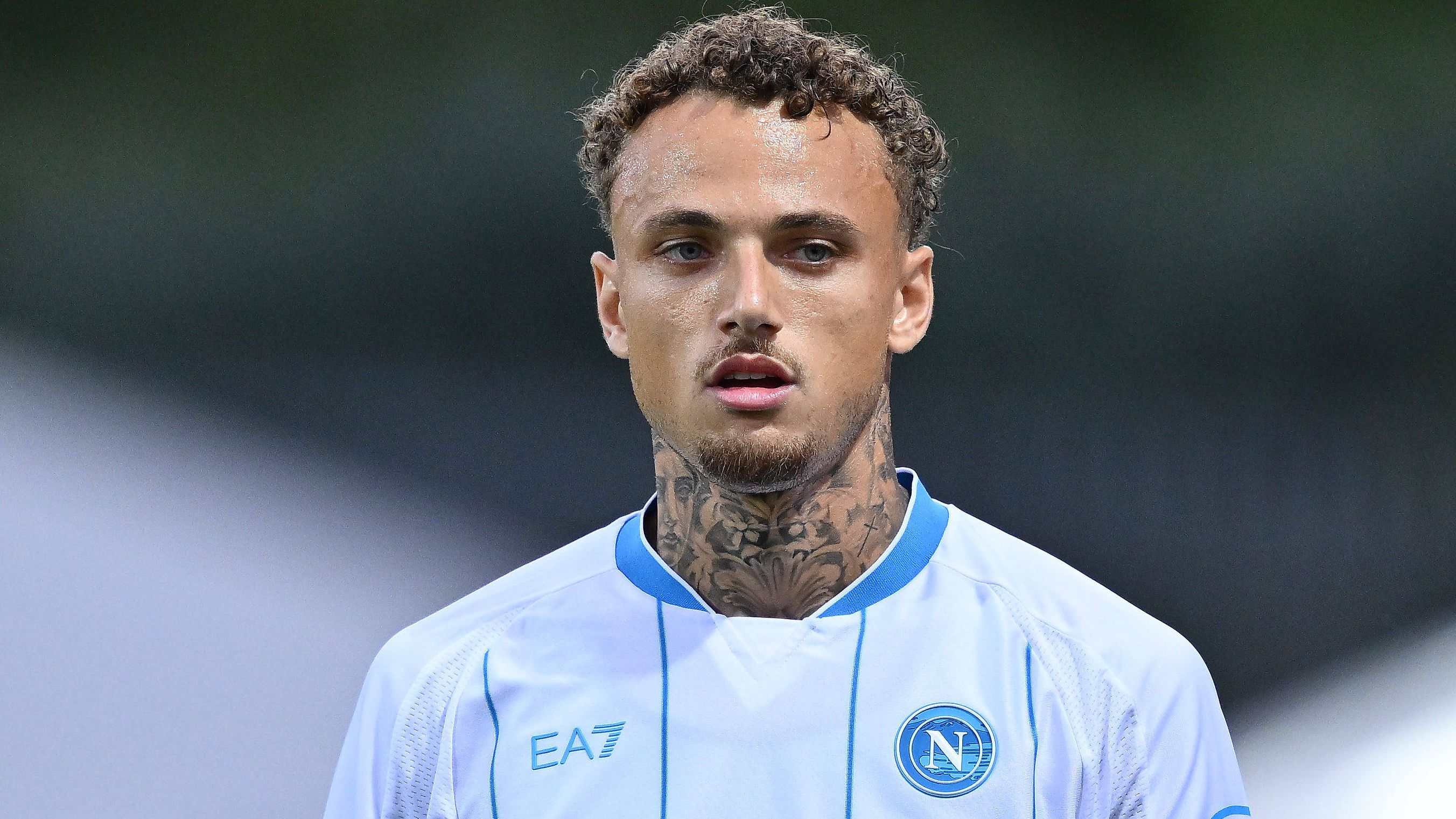 Noa Lang rebate com tudo a Ronald de Boer no Instagram
