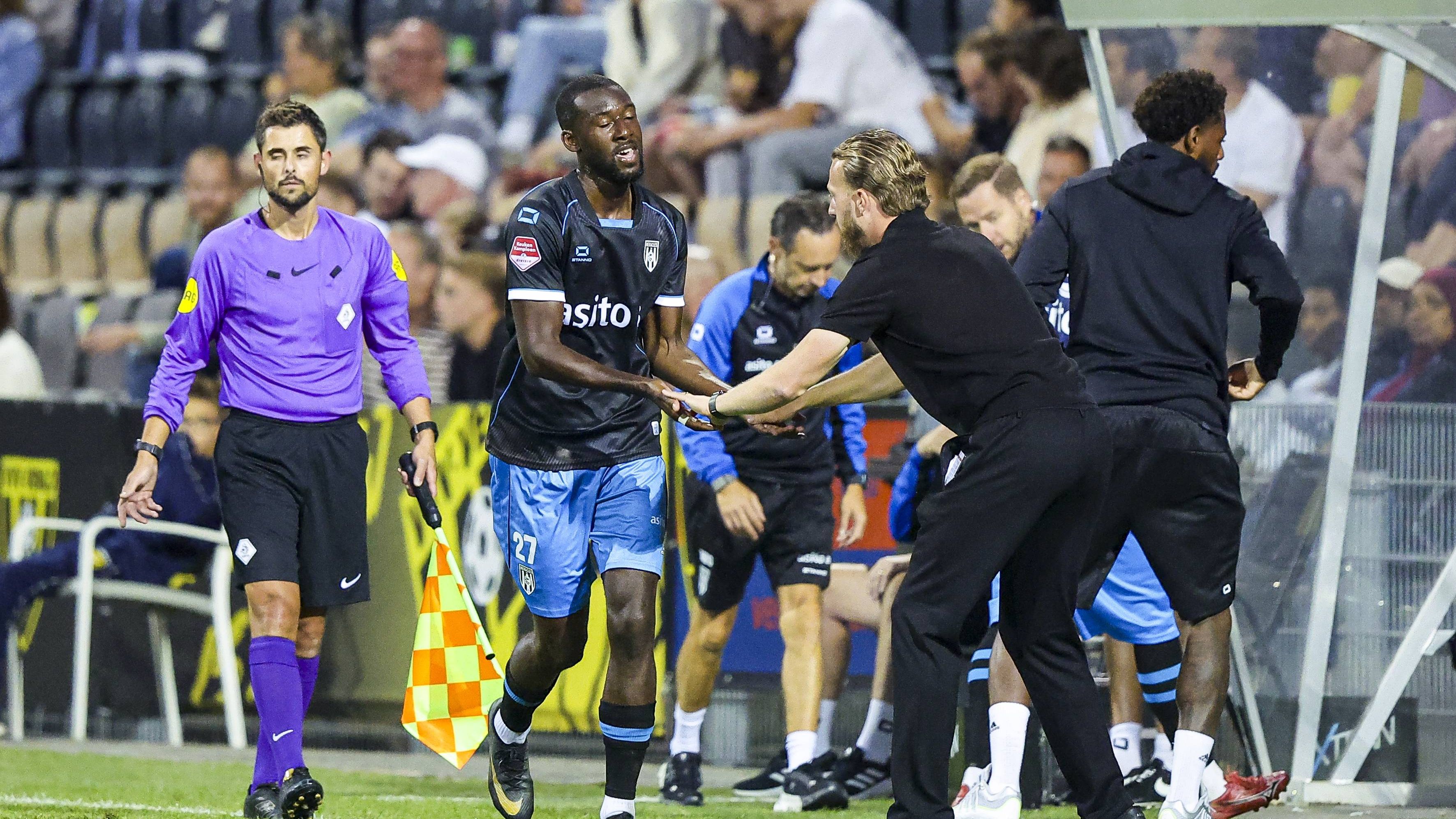 Espetáculo no retorno do Heracles à Eerste Divisie: golaço decide inacreditável jogo de sete gols