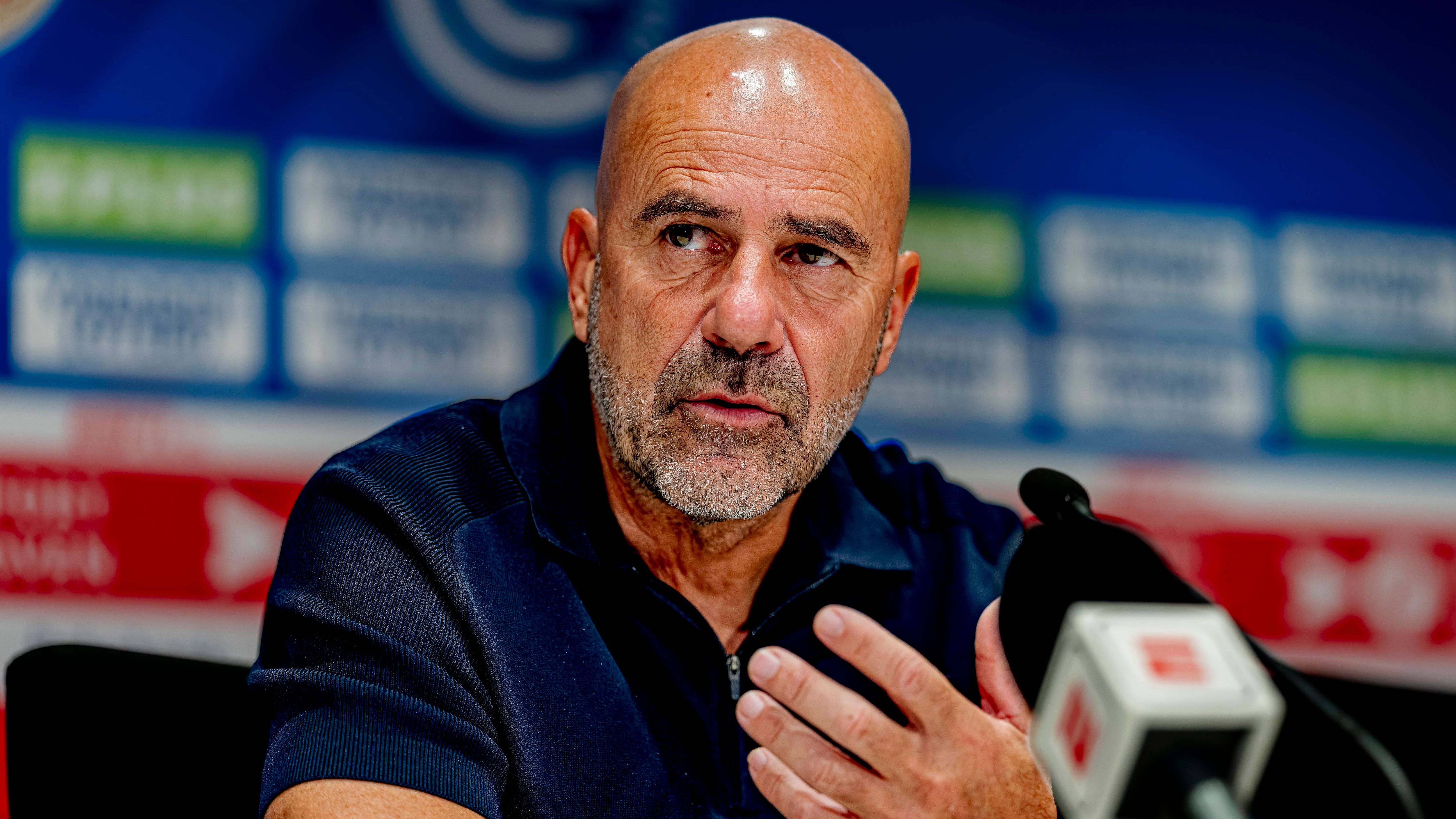 Bosz já se posiciona claramente sobre Geertruida após apenas um treino no PSV