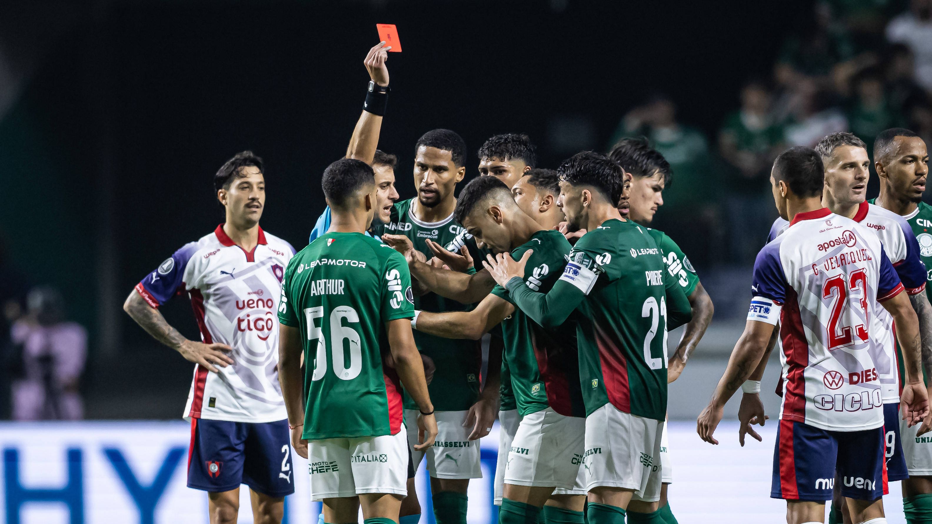 Conmebol recusa pedido do Palmeiras para anular cartão de Andreas