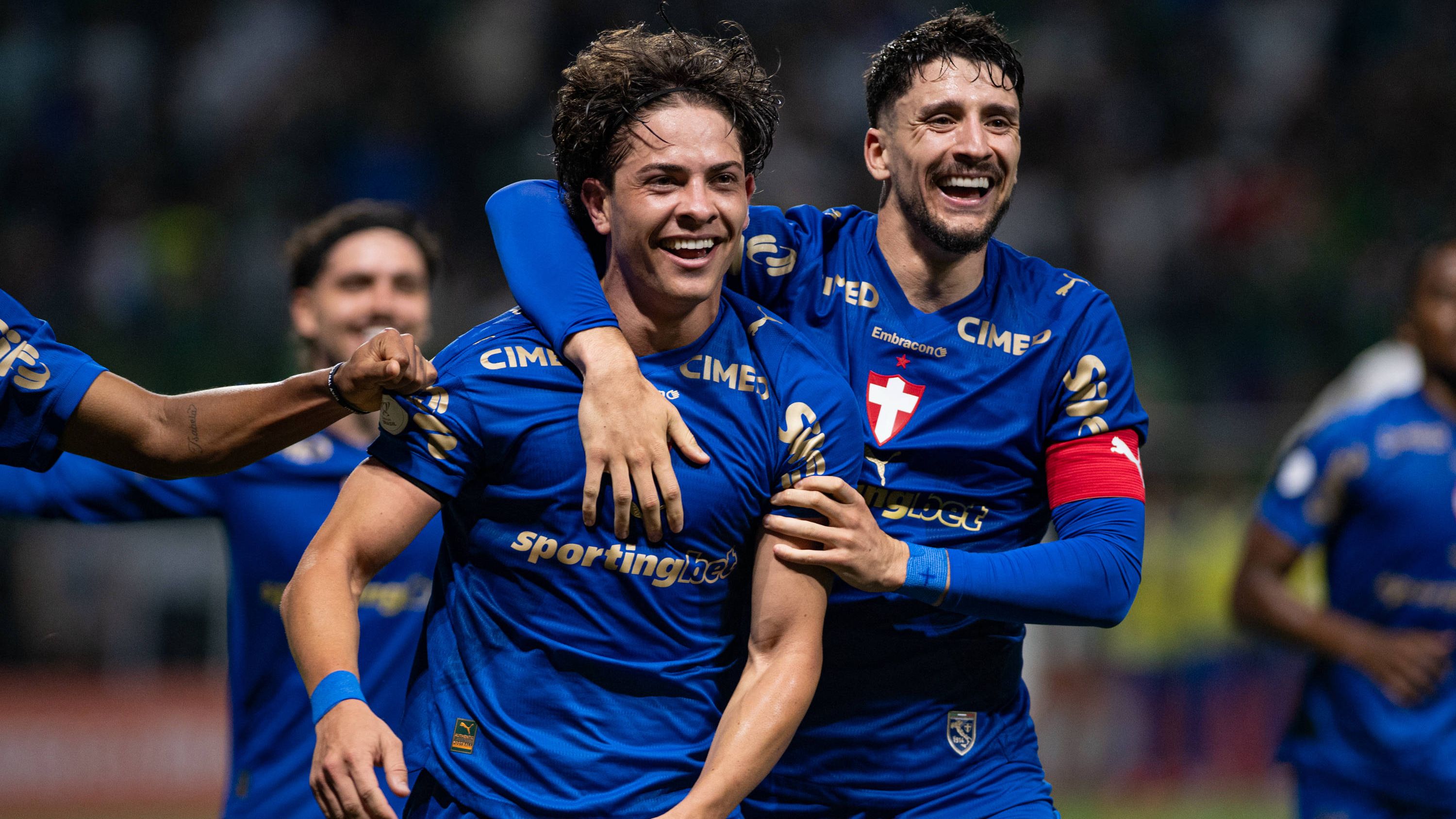 Abel se rende a Giay e explica por que argentino ganhou sua confiança