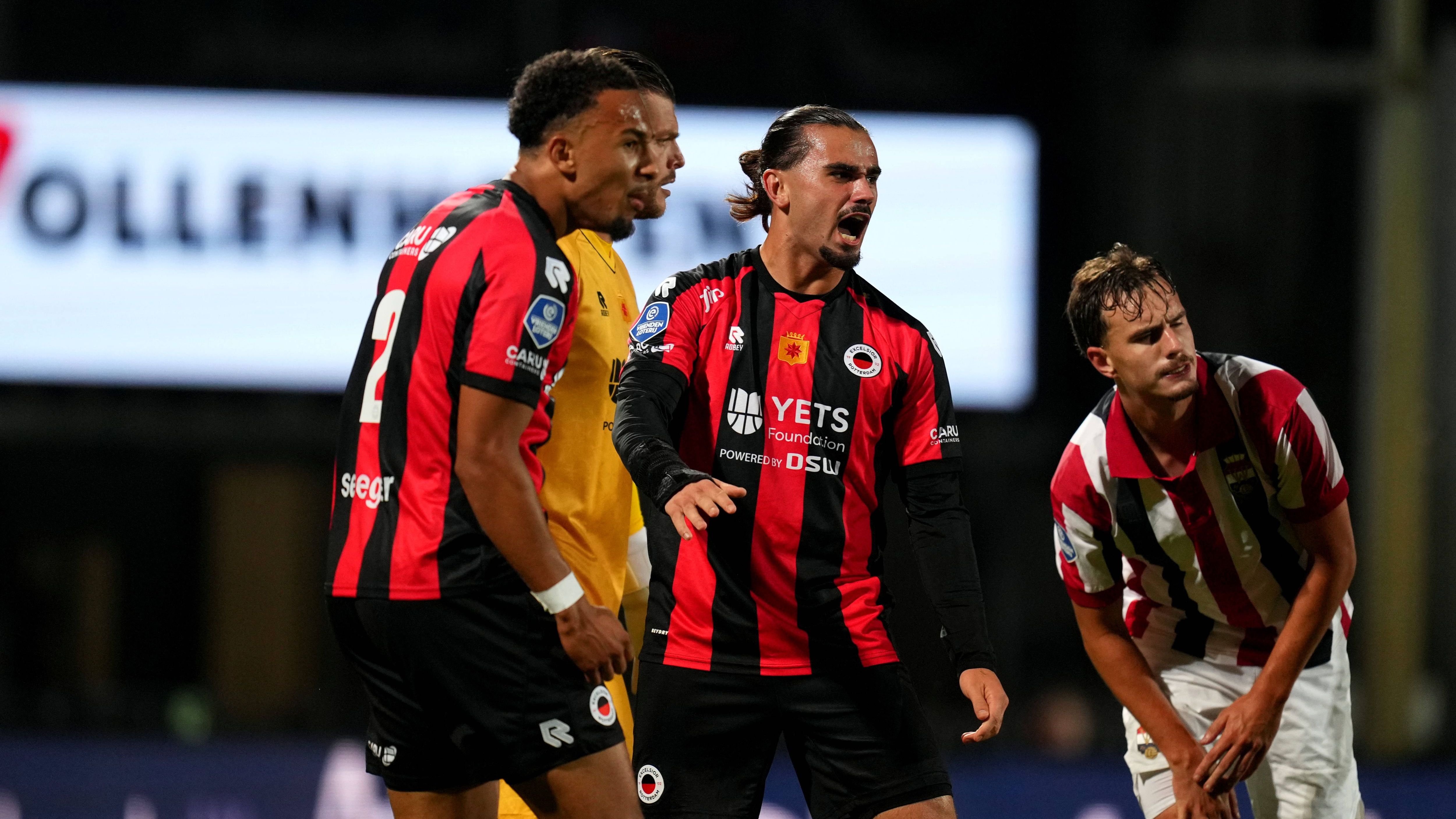 Excelsior conquista vitória convincente sobre o fraco Willem II graças ao excelente Irakli Yegoian