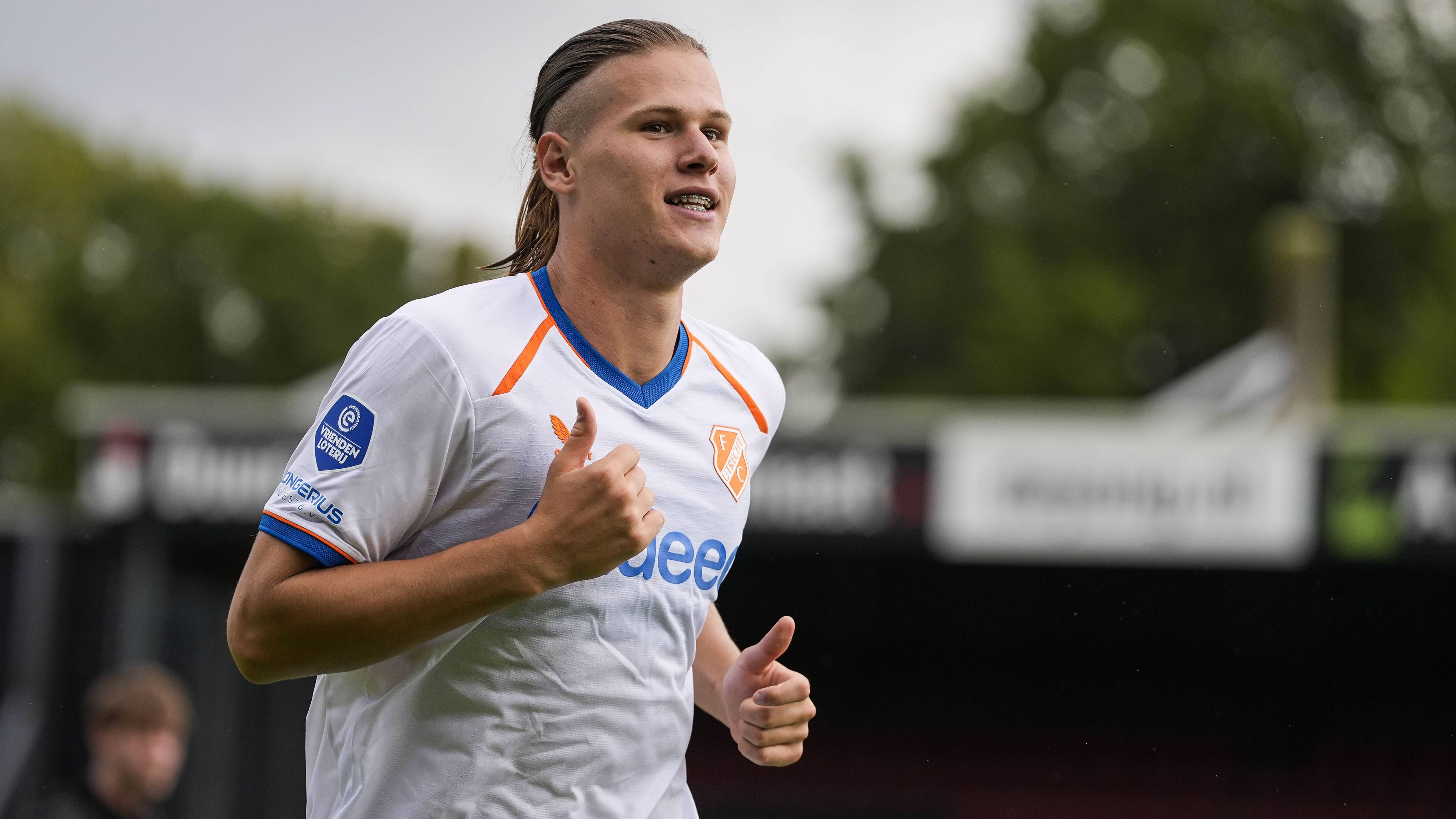 Stepanov's Historic Streak: Van der Vaart? Never Heard of Him!
