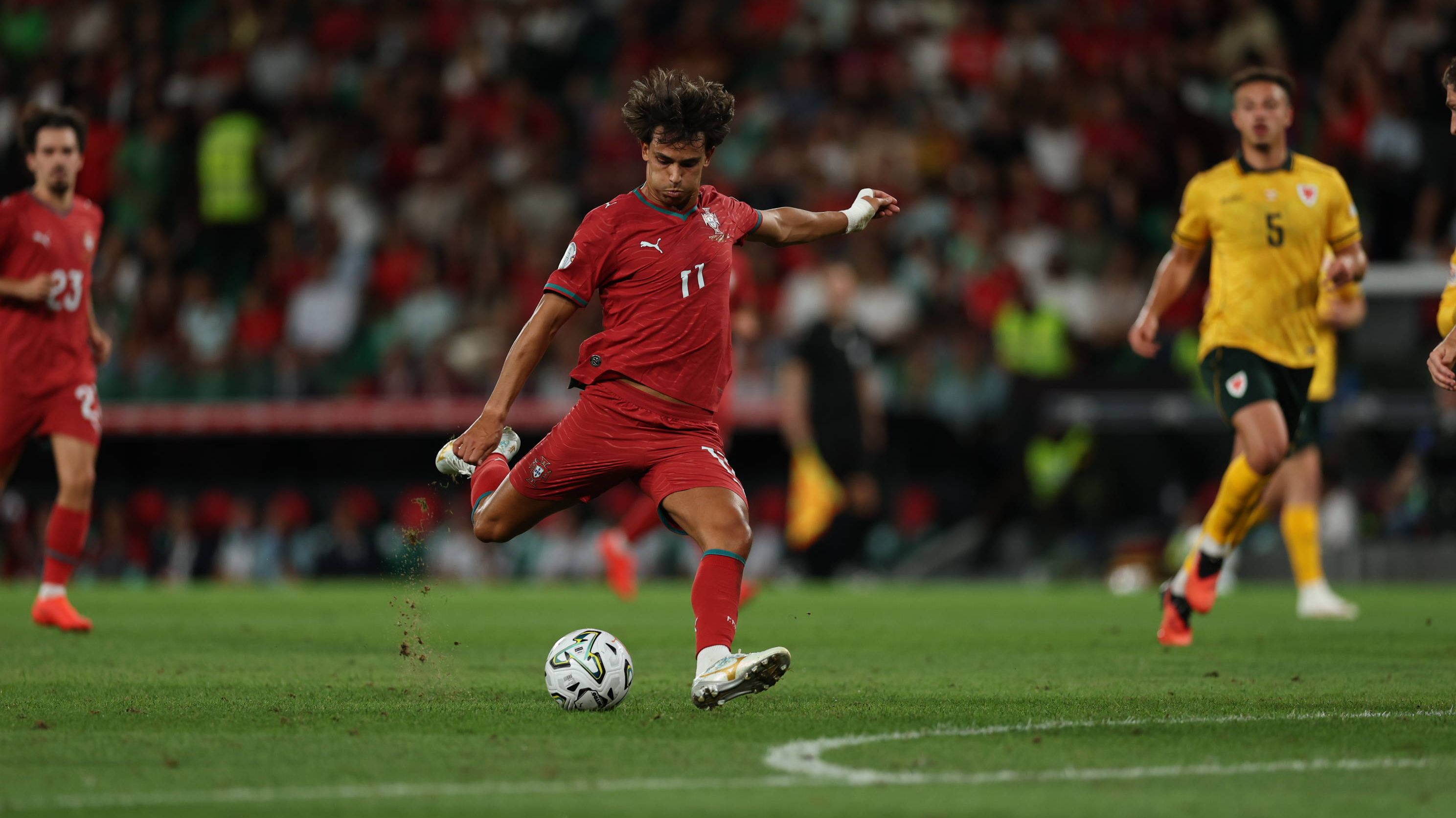 Félix Shocks: Lamine Yamal, Not Mbappé, Deserves Ballon d'Or!