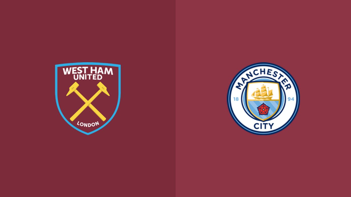 Manchester City players celebrating a goal