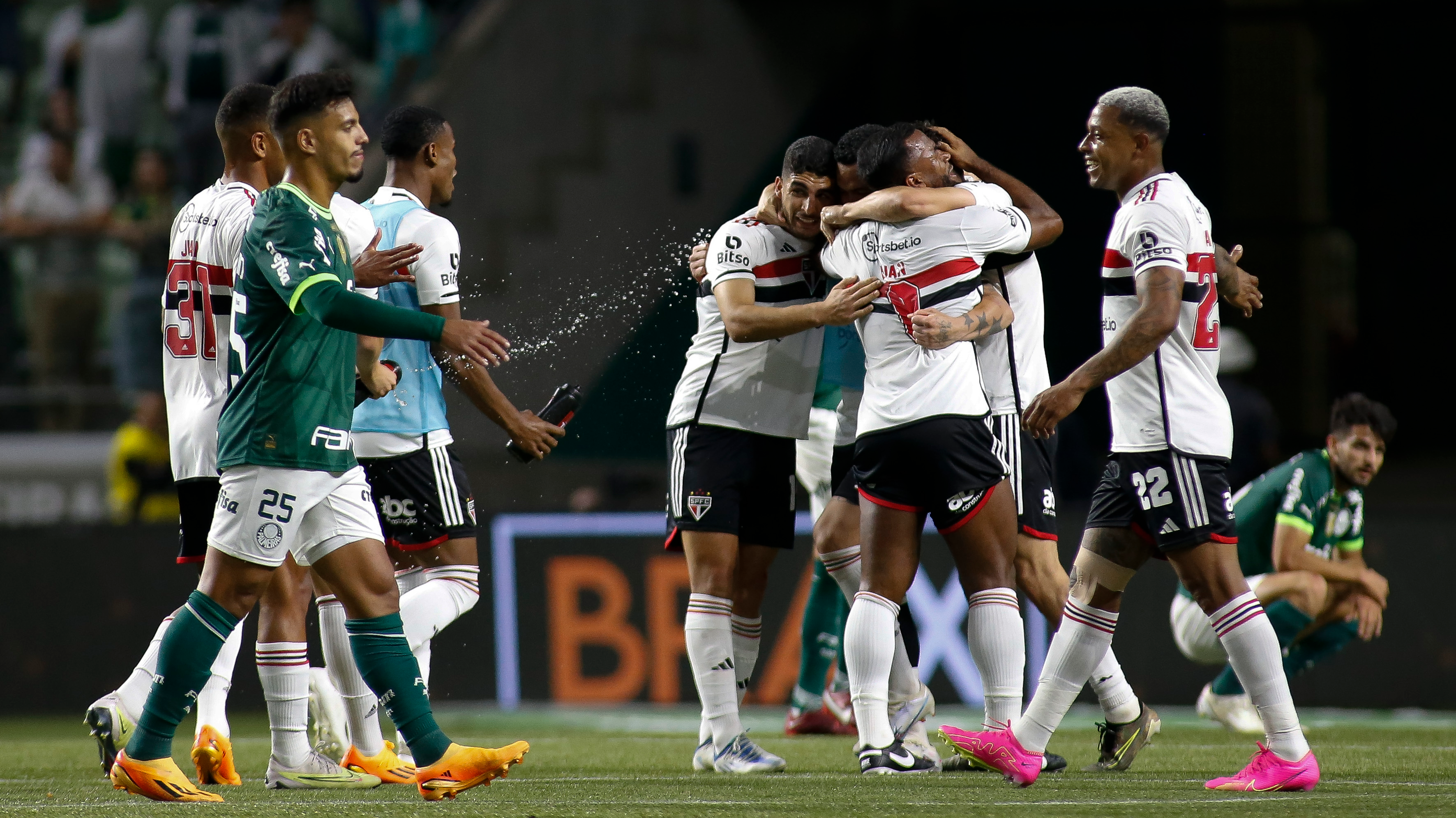 Palmeiras x São Paulo: onde assistir, escalações e horários do jogo