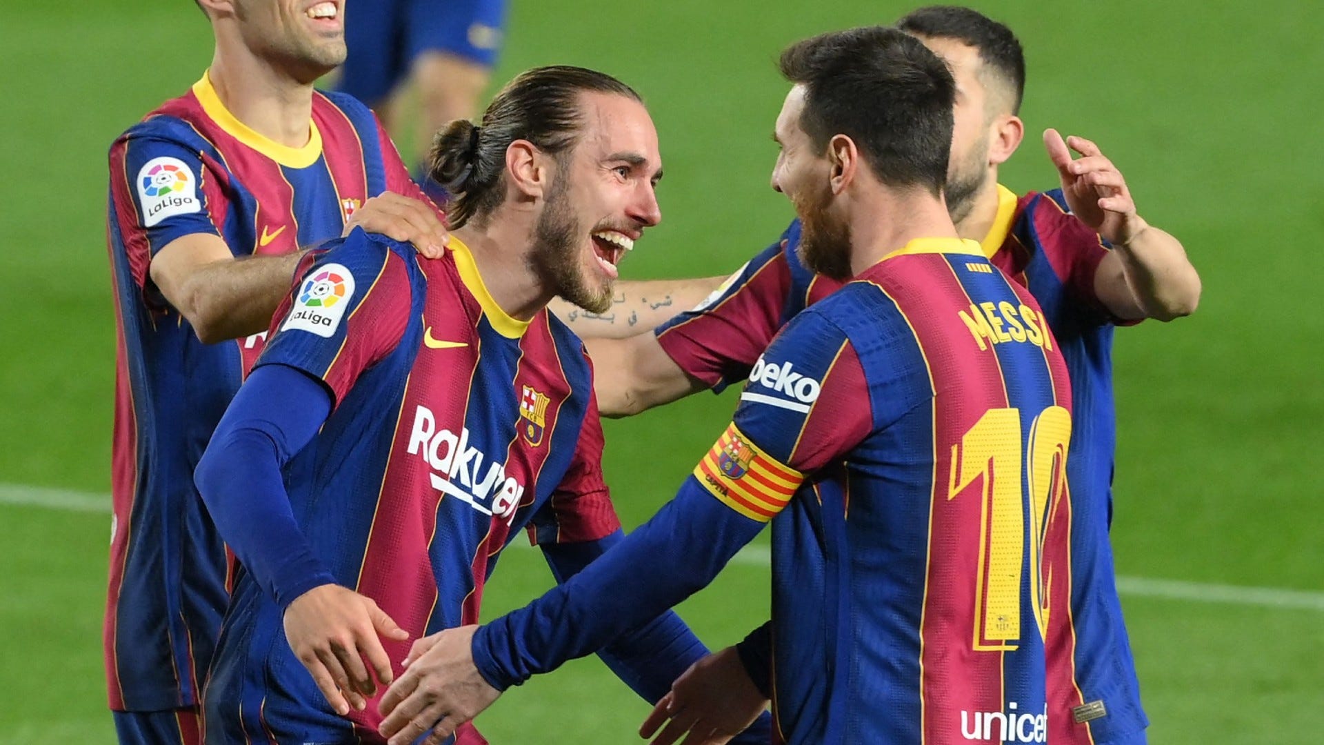 Oscar Mingueza Lionel Messi Barcelona 2020-21