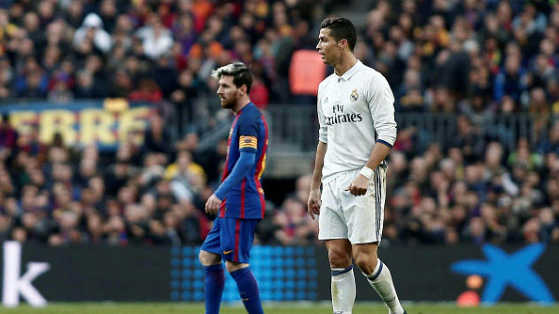 Carles Puyol, Ronaldo, Messi - Đây là hình ảnh đầy cảm xúc của Carles Puyol, Ronaldo và Messi. Hãy nhìn vào hình ảnh này để cảm nhận họ đã làm gì với bóng đá, đồng thời tôn vinh những khoảnh khắc đáng nhớ trong sự nghiệp của họ.