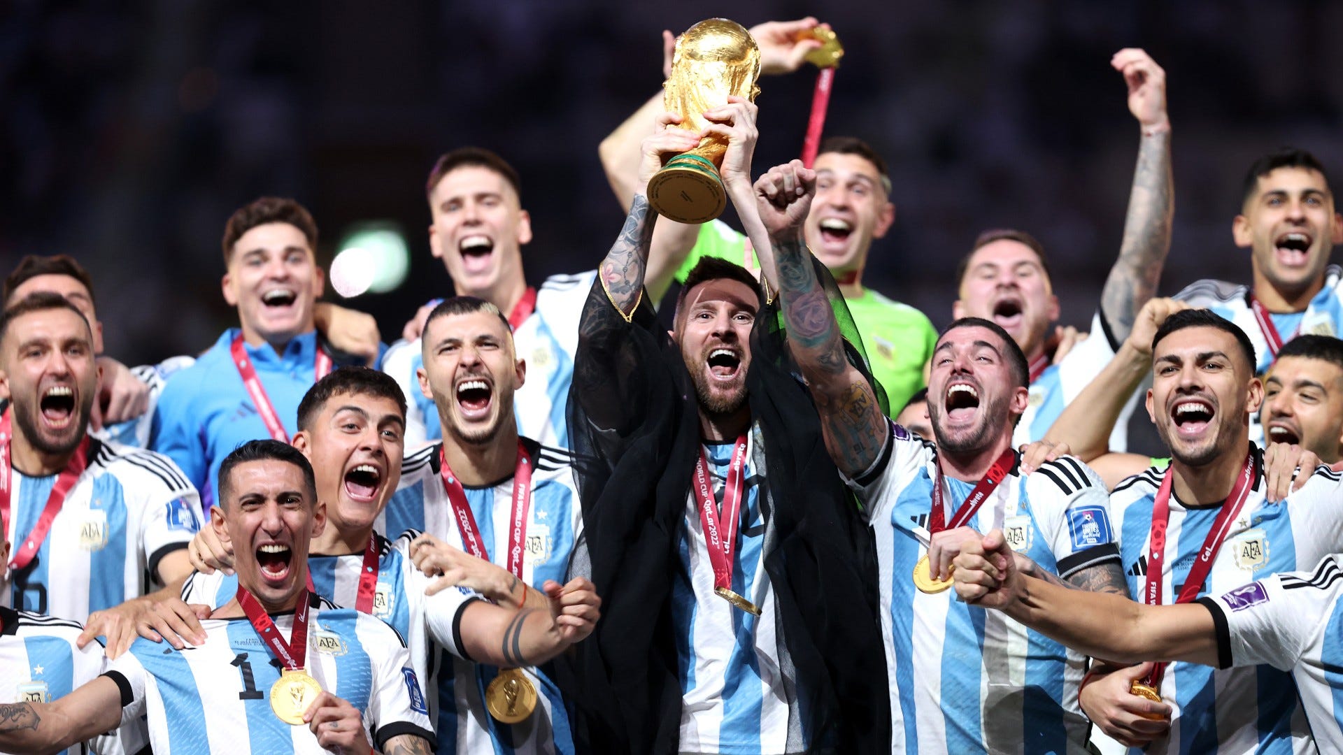 Lionel Messi World Cup trophy Argentina 2022