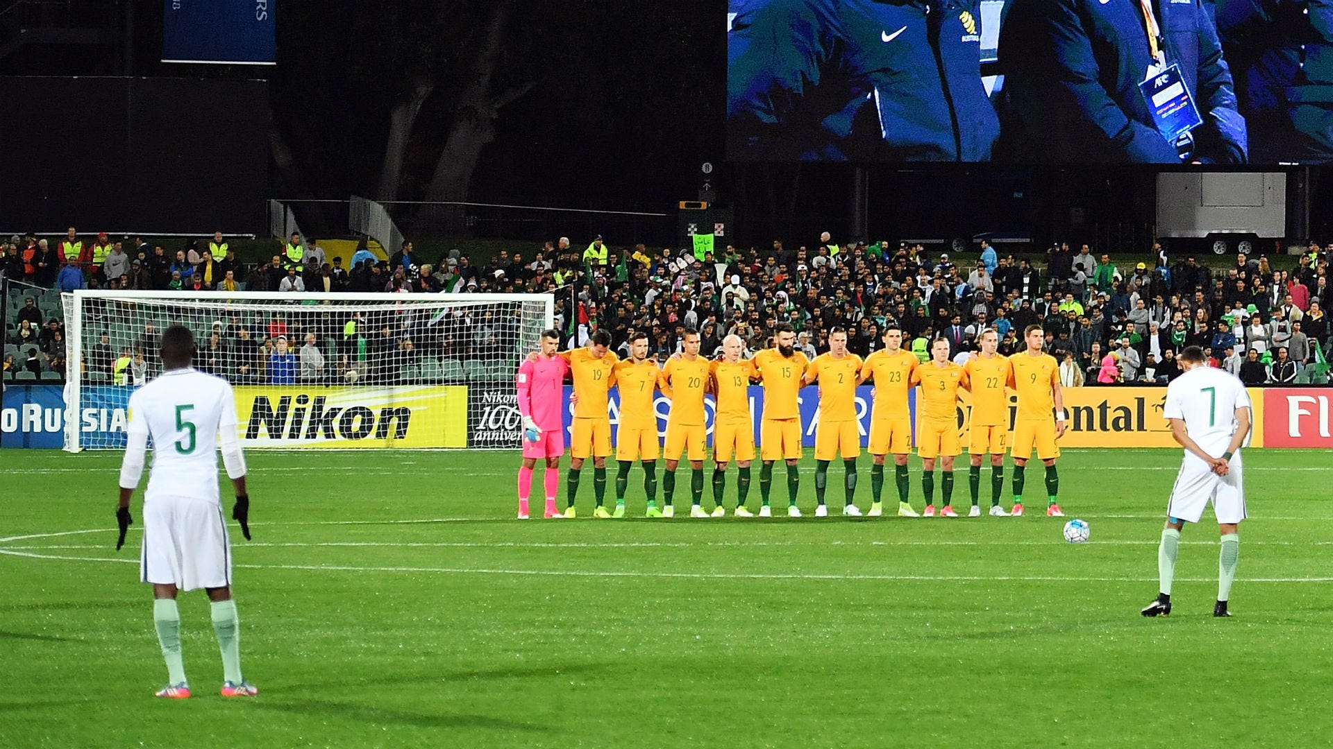 サウジアラビア 豪州戦で黙祷せず サッカー協会が公式声明で謝罪 Goal Com 日本