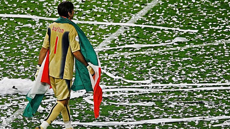 RESMI: Legenda Juventus & Italia Gigi Buffon Pensiun Sebagai Pemain Pada Usia 45 Tahun