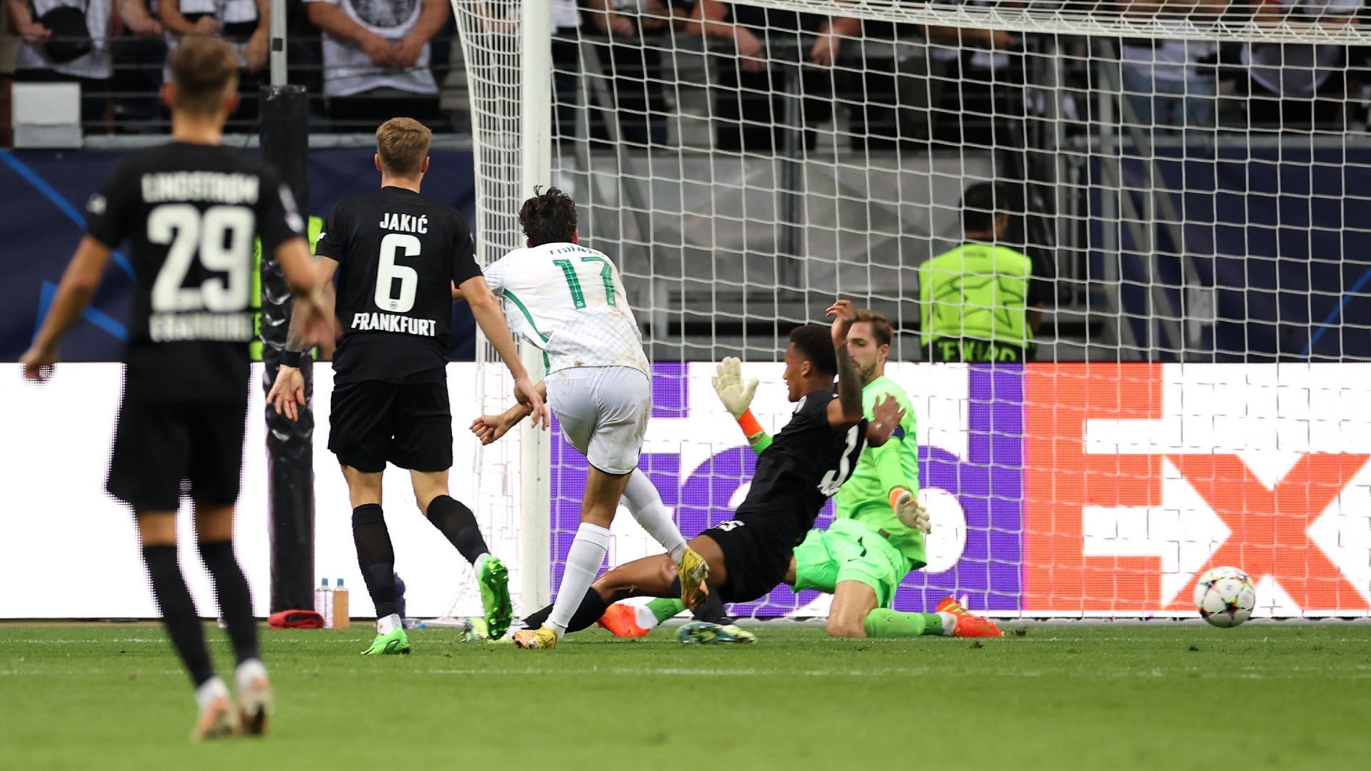 Eintracht Frankfurt verliert CL-Auftakt gegen Sporting deutlich Die Partie im TICKER zum Nachlesen Goal Deutschland