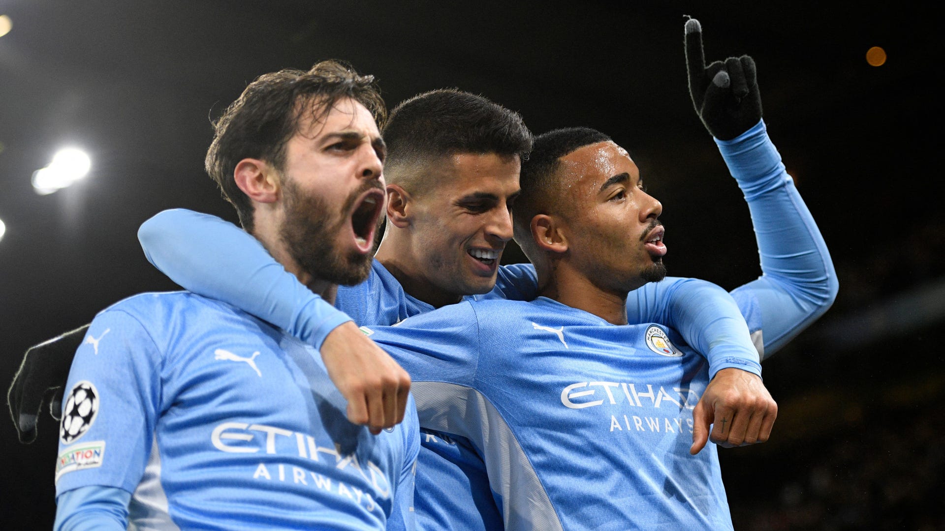 Manchester City celebrate Gabriel Jesus PSG Champions League 2021-22