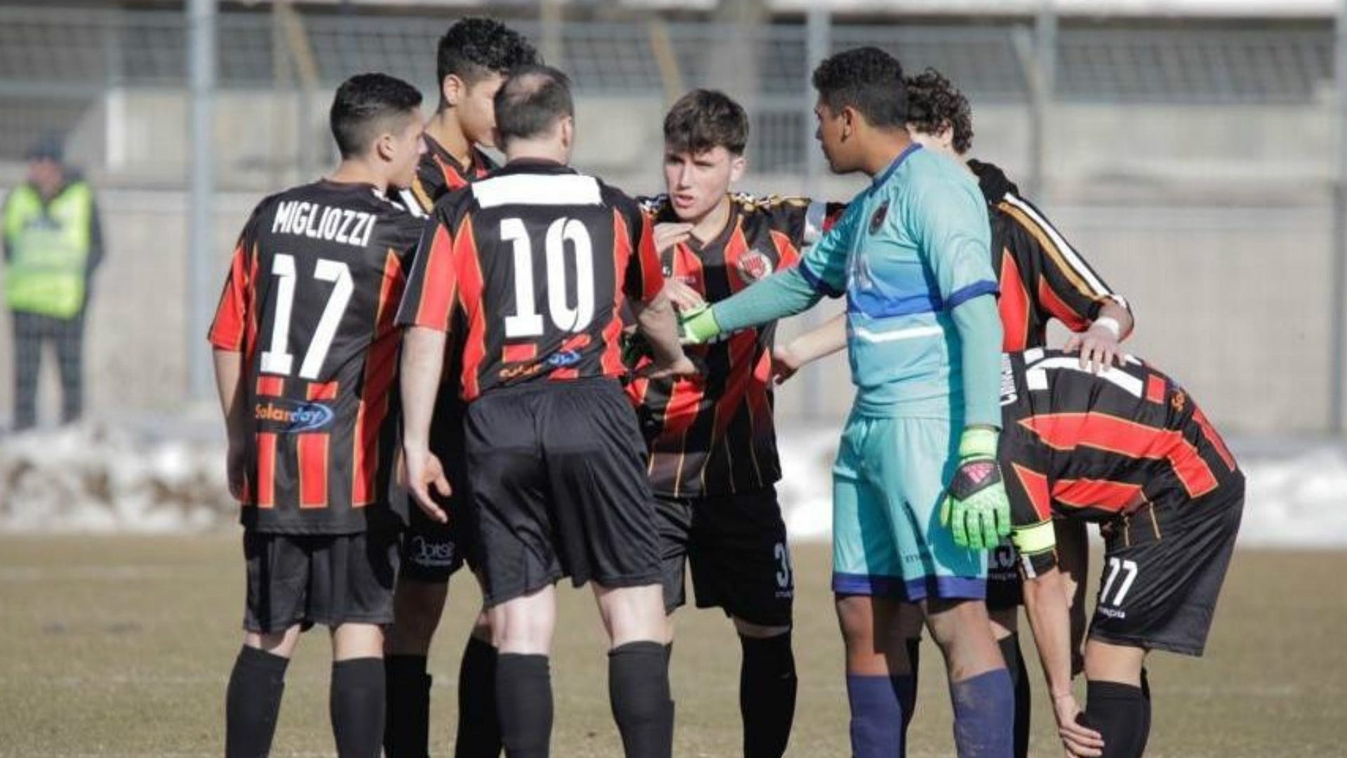 Cuneo 0 Pro Piacenza Serie C Game Ends In Farce As Visitors Start With Seven Players Goal Com Us