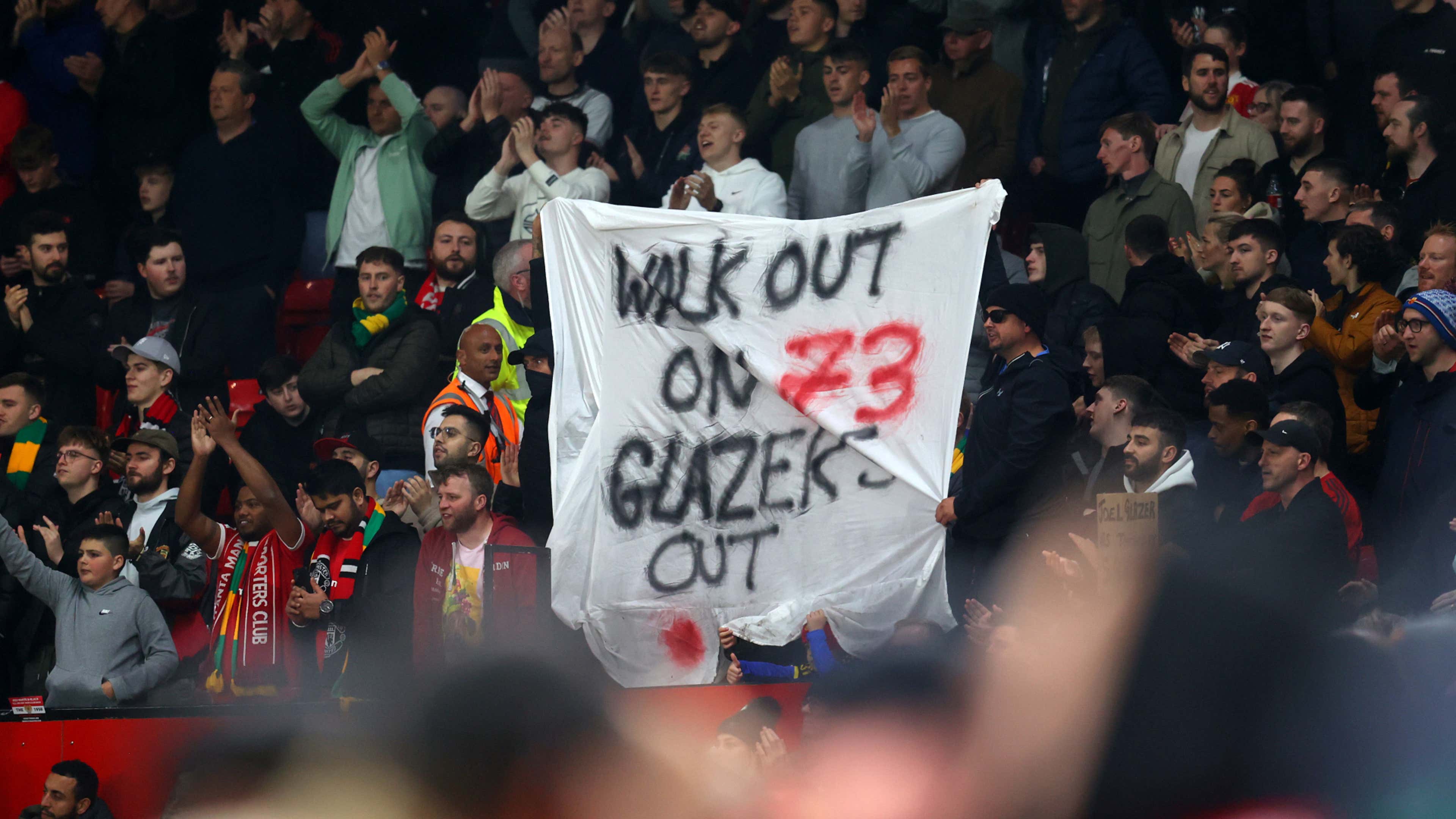 Manchester United Glazer walk out