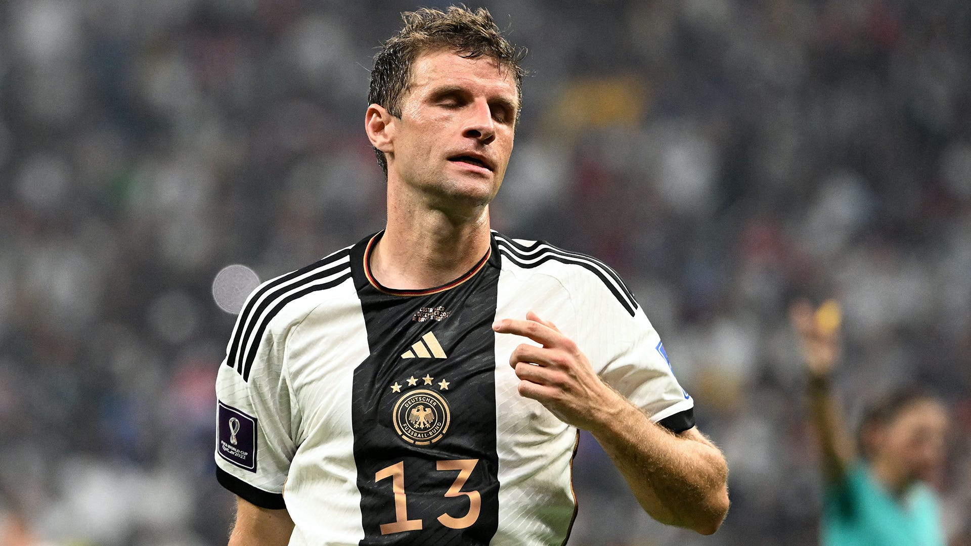 Photo of Thomas Müller wird die nächsten beiden Länderspiele Deutschlands aussetzen, während Hansi Flick nach einer desaströsen WM-Saison eine mutige Entscheidung trifft