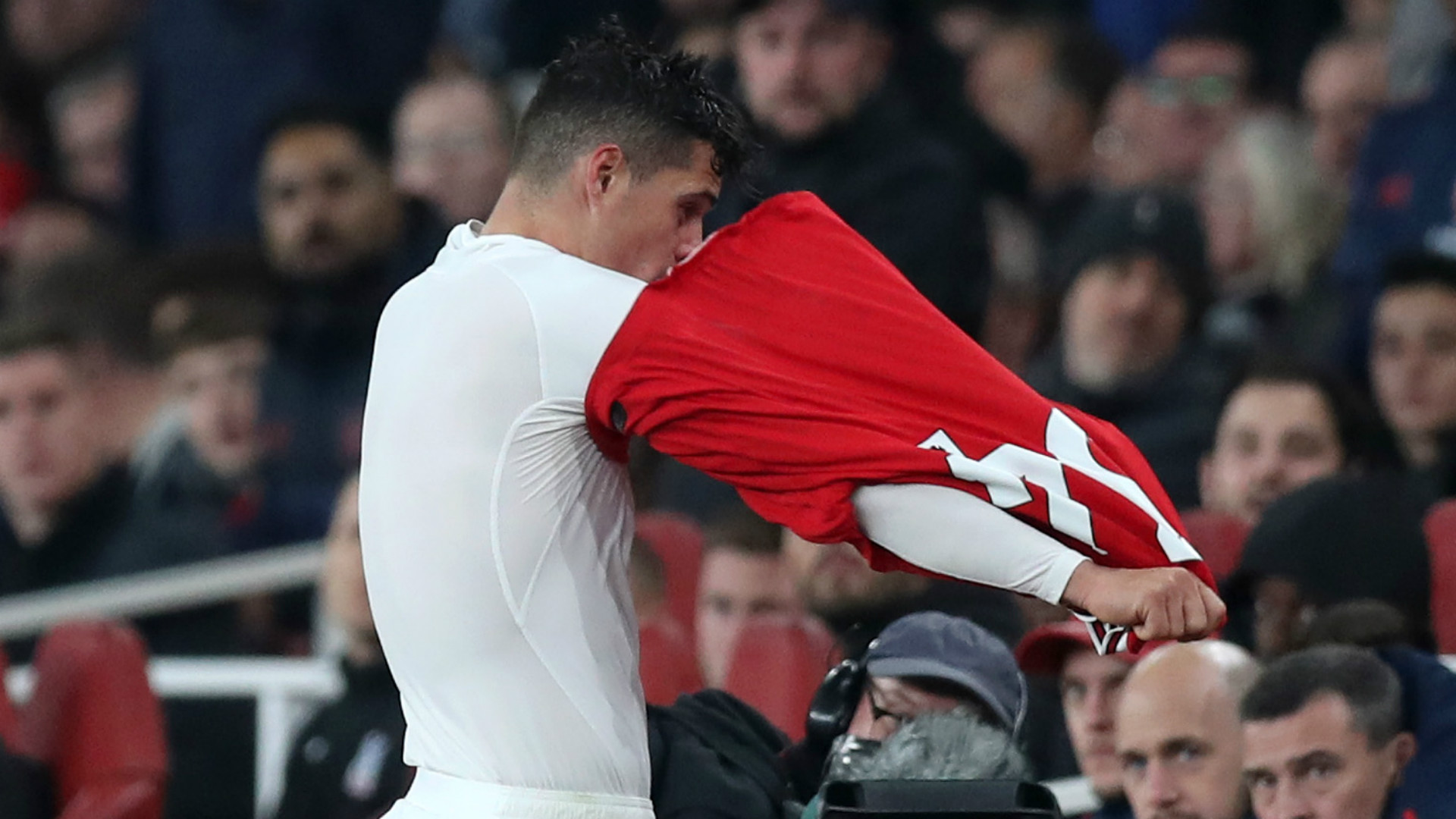 Xhaka tells Arsenal to 'f*ck off' after being substituted as he storms off | Goal.com