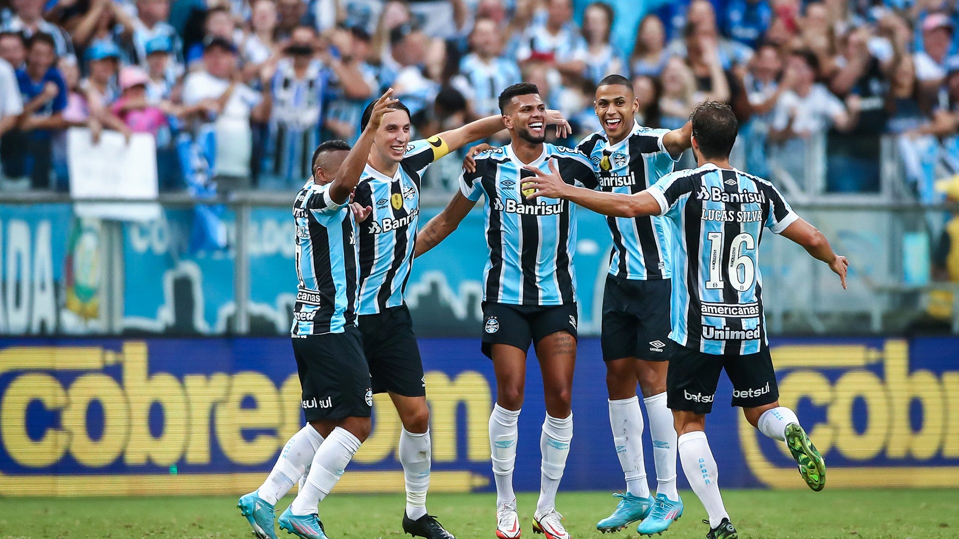 Grêmio vence Ponte Preta e vira vice-líder da Série B - Grêmio - Jornal NH