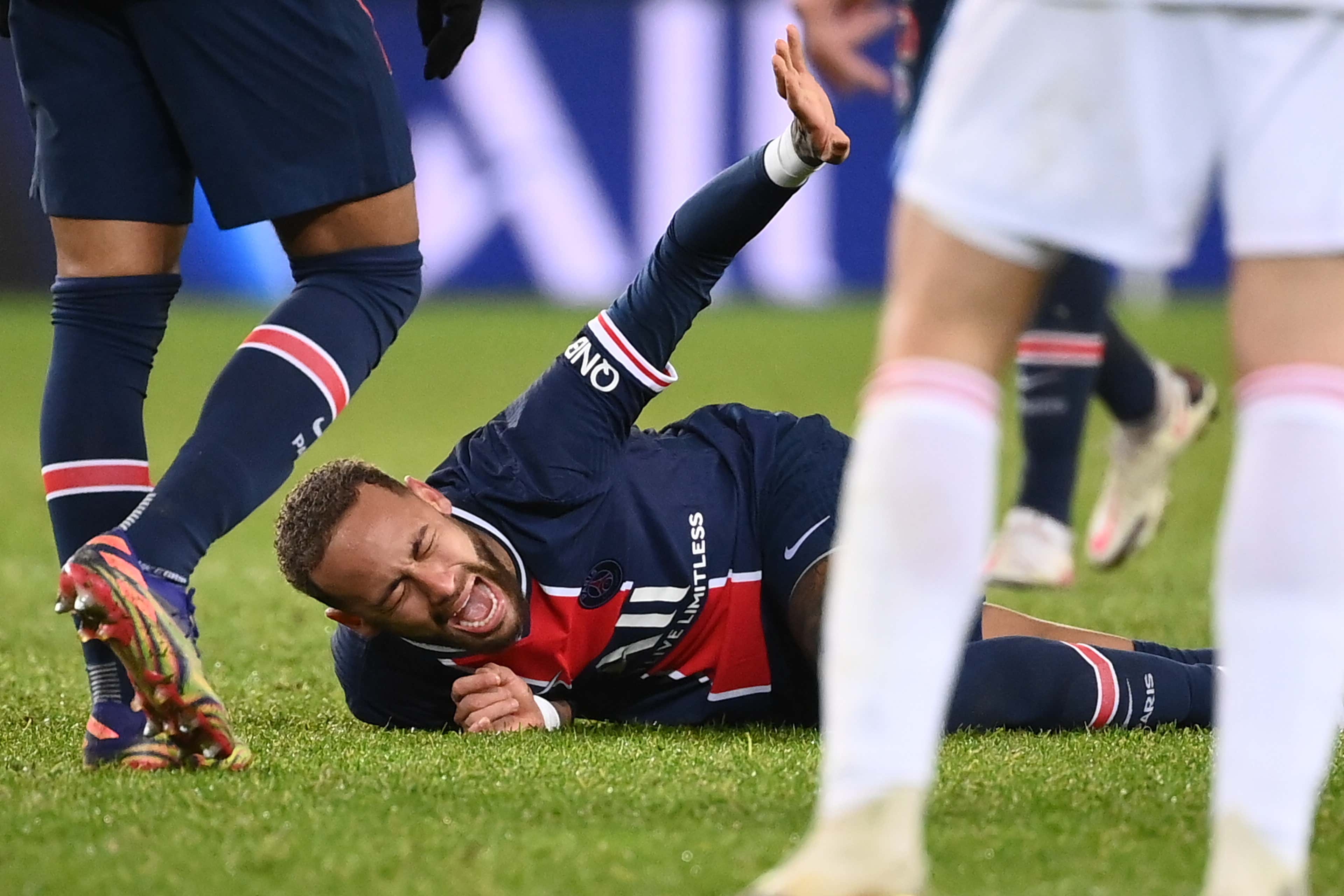 Neymar 부상: PSG는 안심할 수 있는 소식을 전합니다 | Goal.com 영어