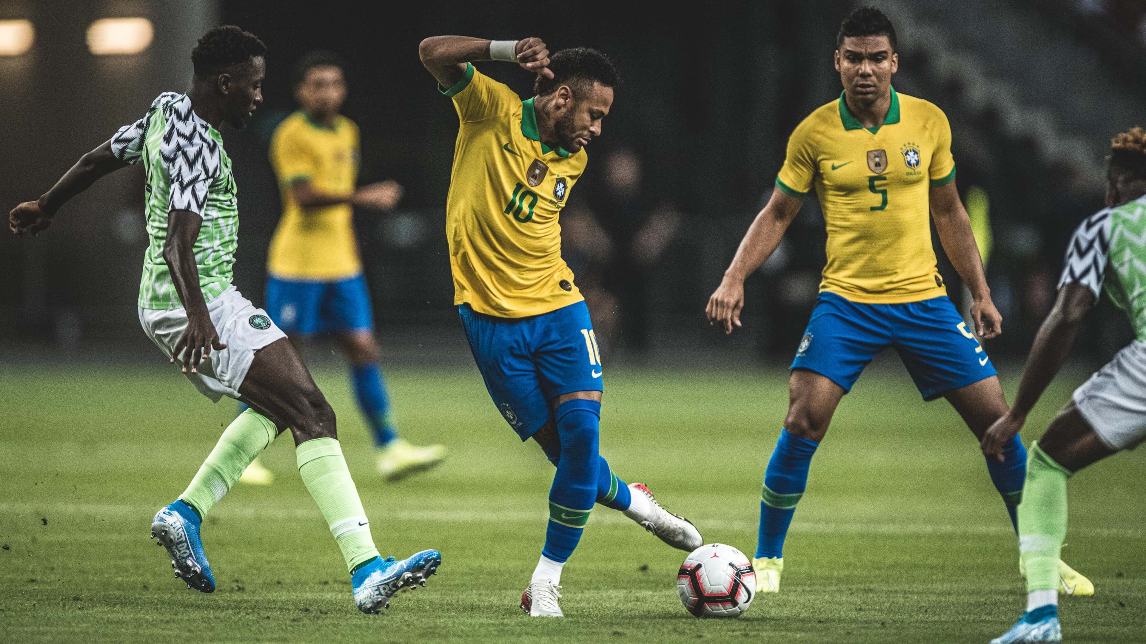 Neymar sente lesão na coxa e é substituído aos 12min do amistoso entre Brasil e Nigéria