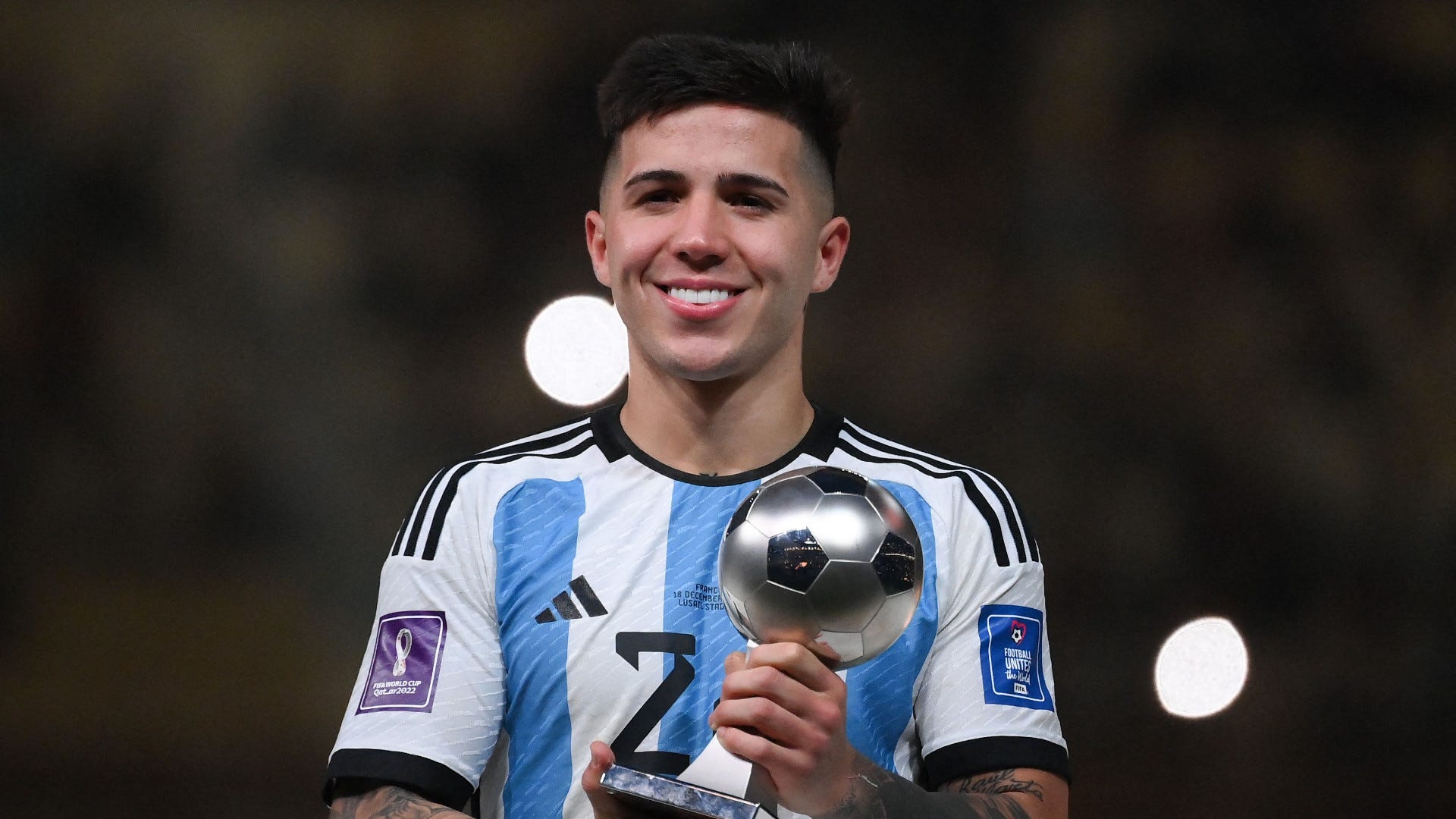 Enzo Fernandez dari Argentina memenangi Piala Dunia 2022 Pemain Muda Kejohanan |  Goal.com