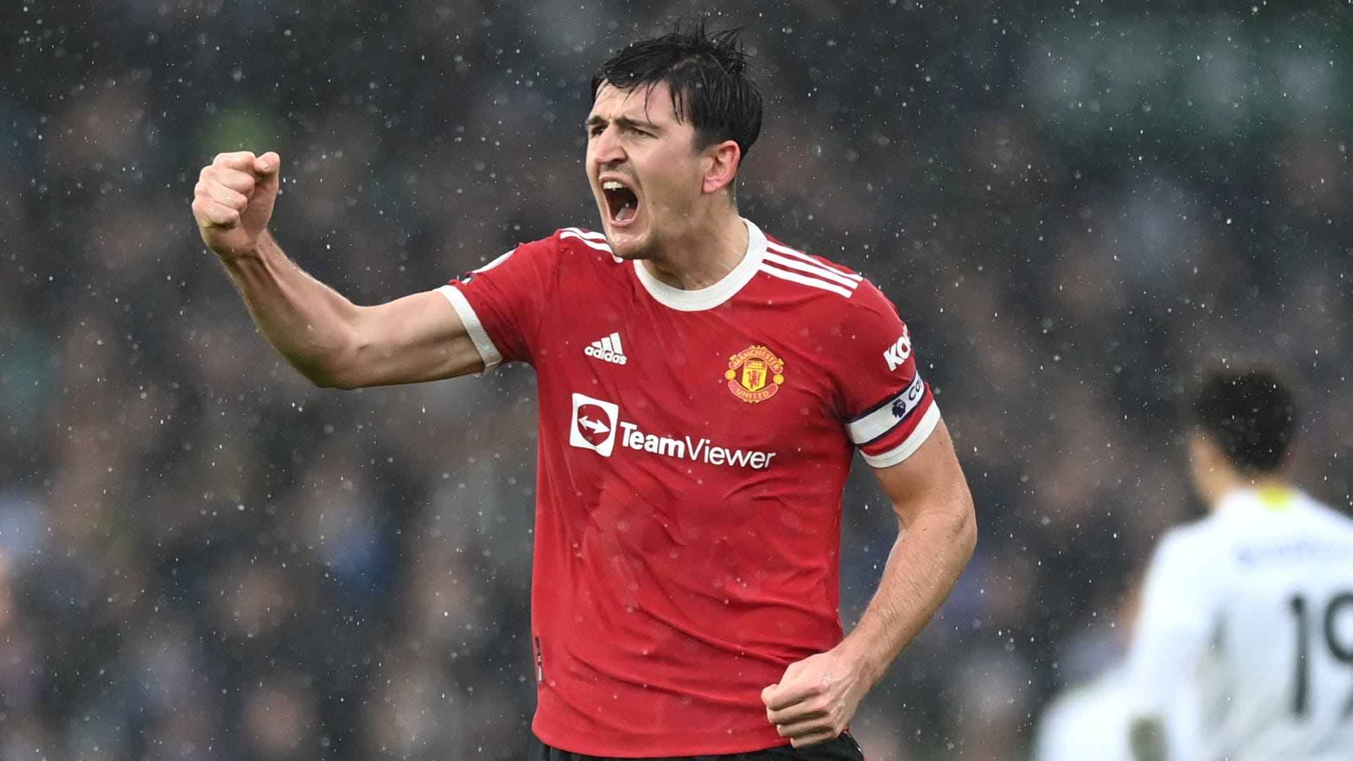 Harry Maguire Manchester United Leeds 2021-22