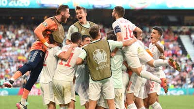 Spain celebrate vs Croatia Euro 2020