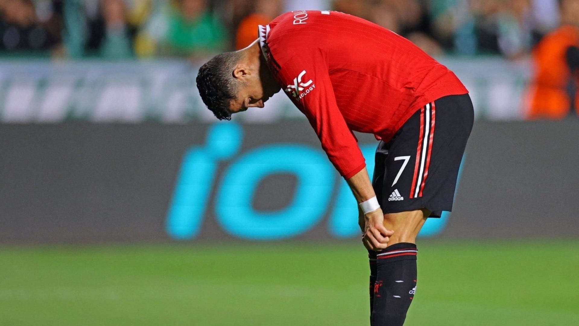 'Ronaldo is finished' - Manchester United star mocked by fans after