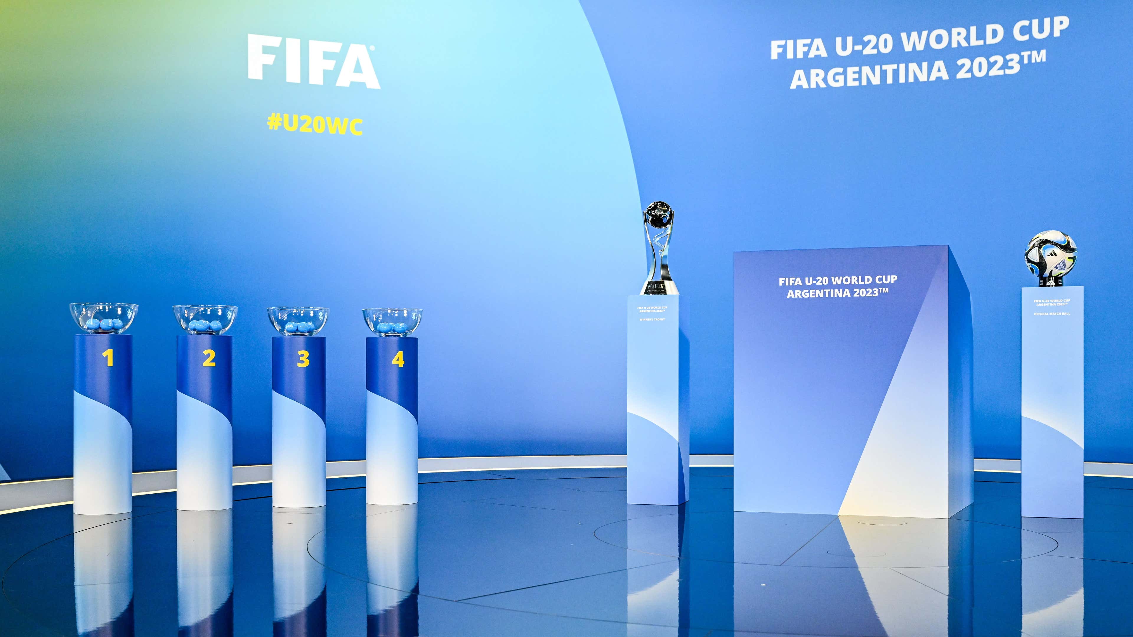 Mundiais sub-20 e sub-17 da Fifa são transferidos para 2023 por