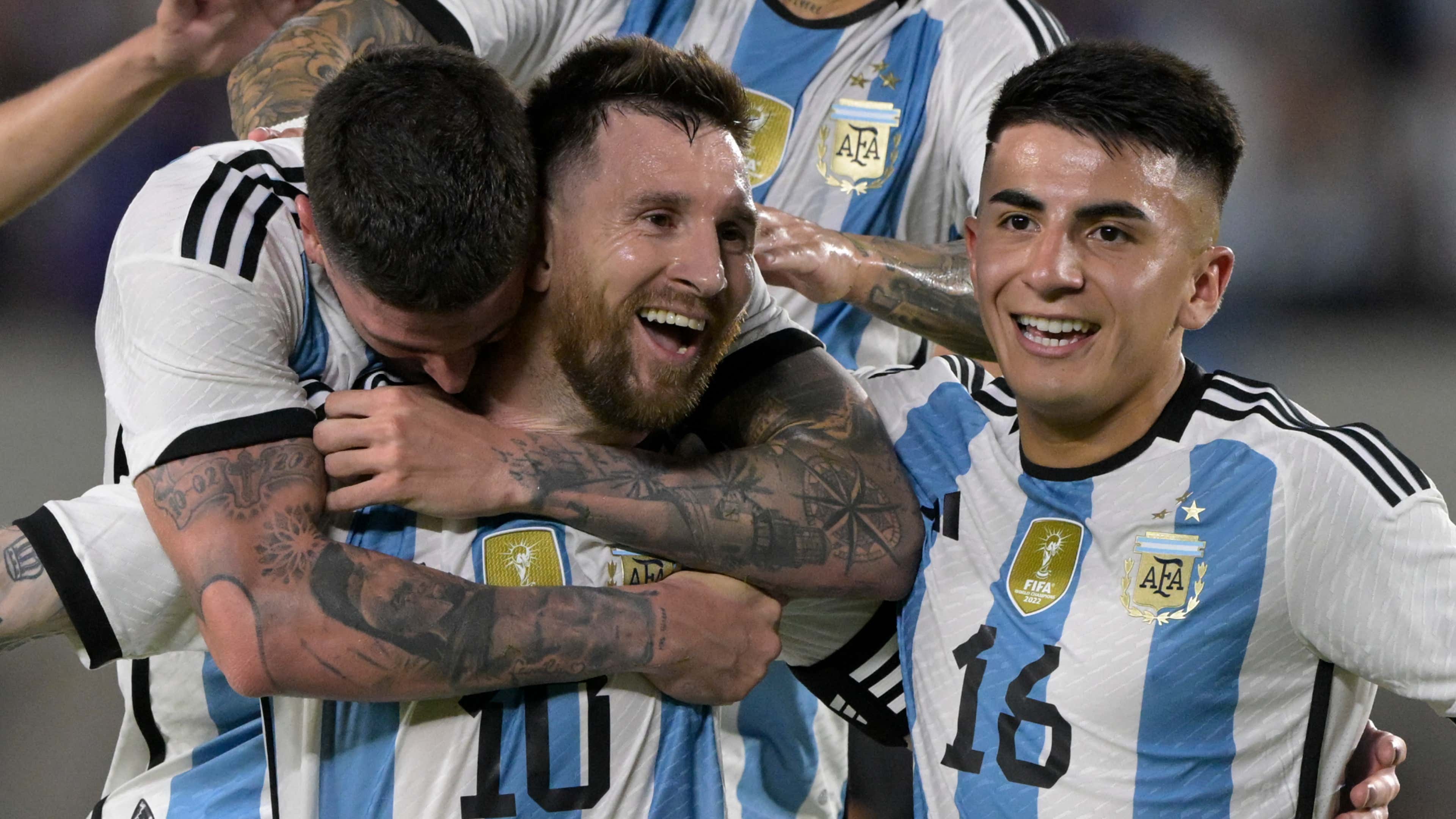 Thiago Almada Lionel Messi Argentina 2023