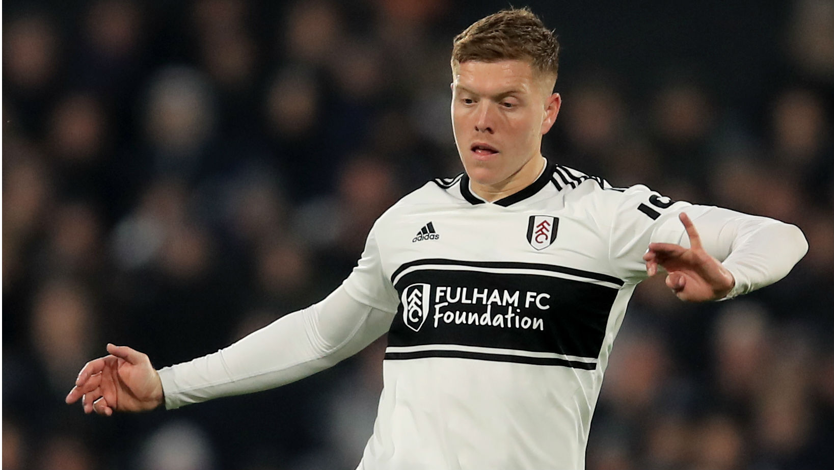 Bizarre football injuries: Fulham defender Alfie Mawson out with knee  problem picked up after putting on his boots | Goal.com