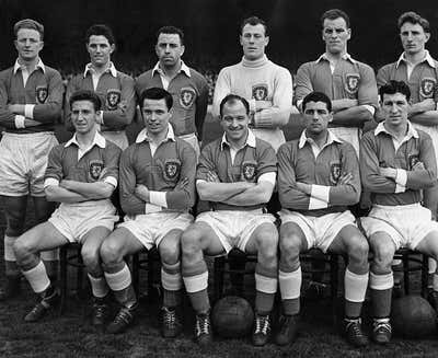 Trevor Ford (second from the bottom right) for the Wales national team