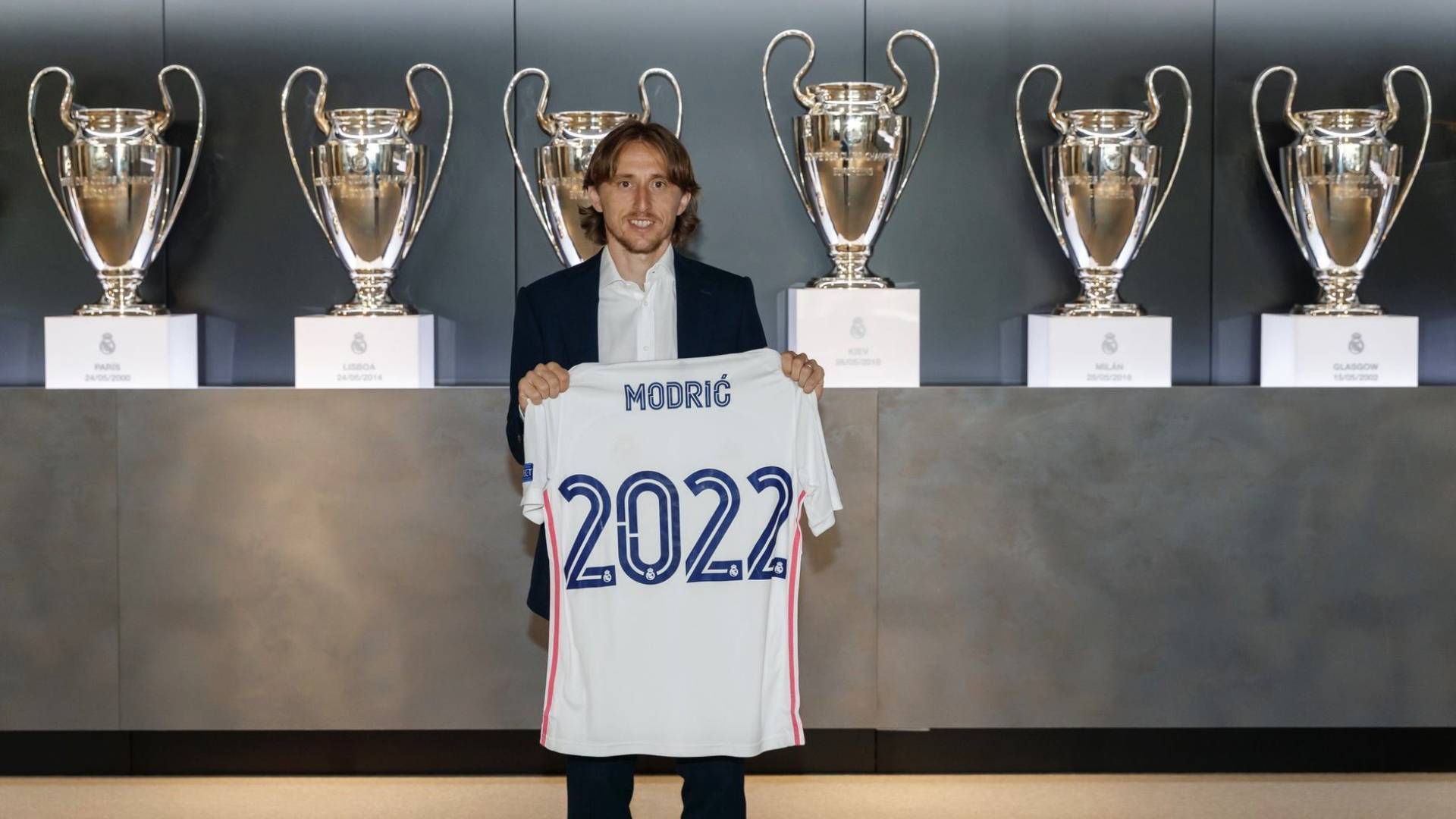 Luka Modric 2022 Real Madrid Renovación