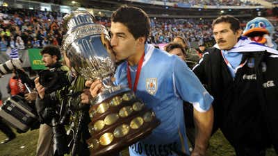 Luis Suarez Uruguay Copa America Trophy 2011