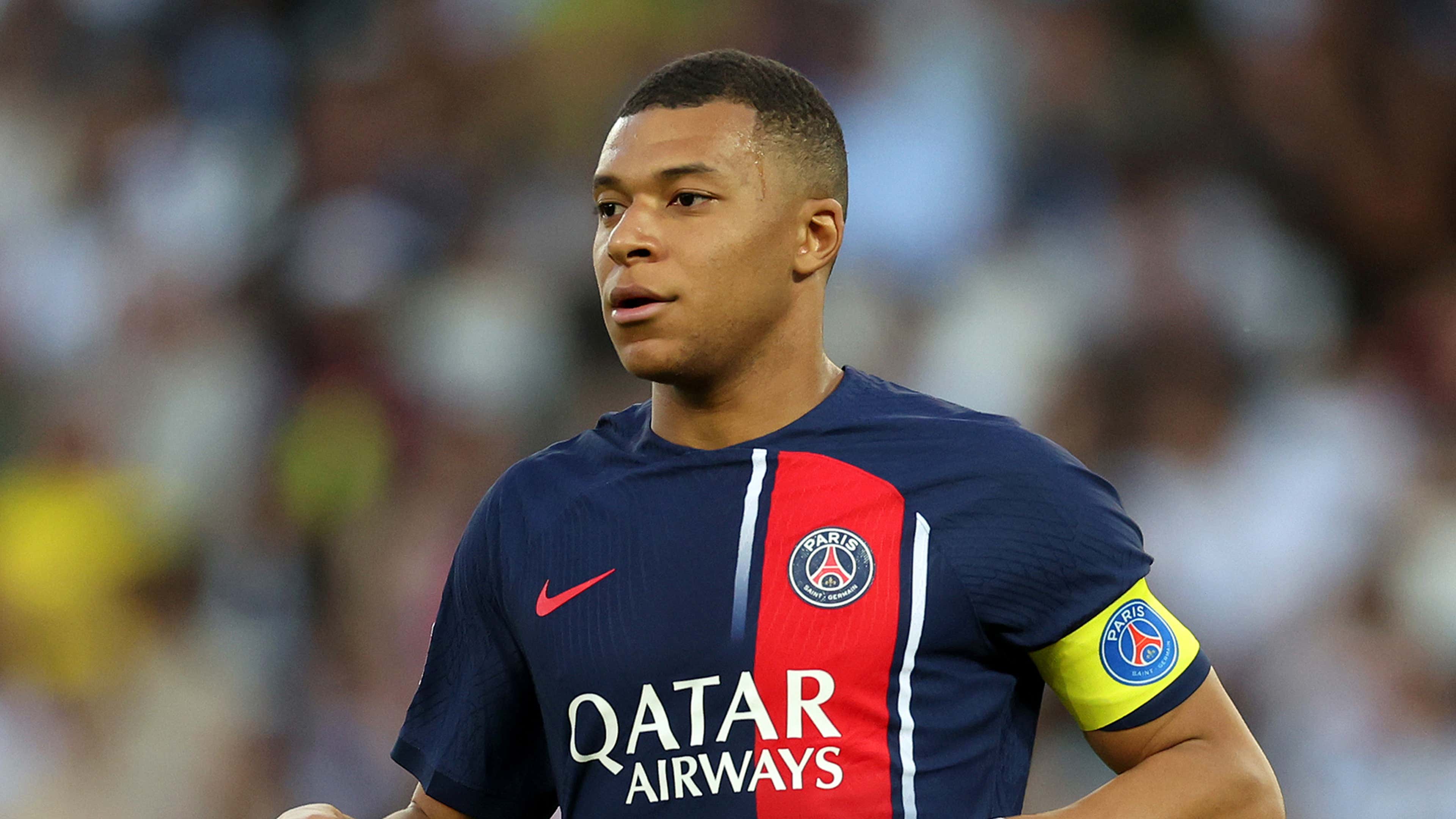 PSG slap €200m price tag on Kylian Mbappe after telling striker to sign new  contract or leave this summer | Goal.com India